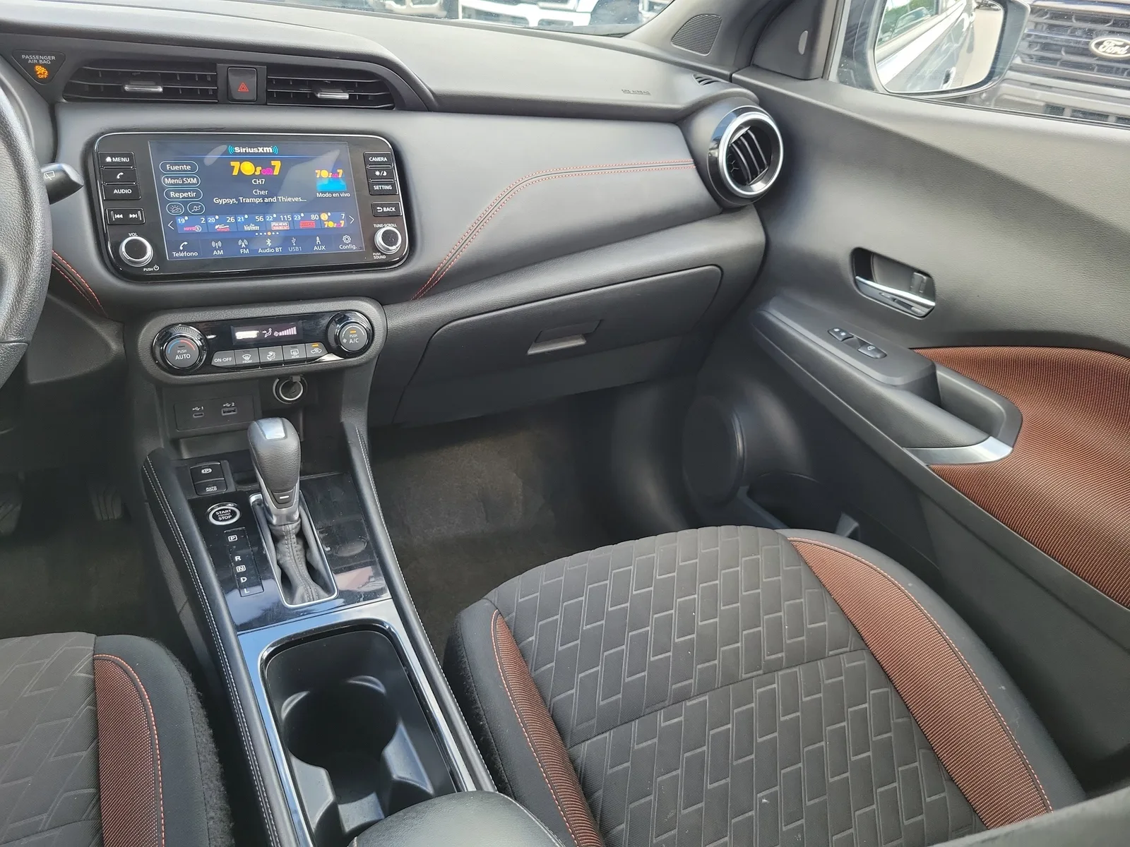 2023 Nissan Kicks SR photo 16