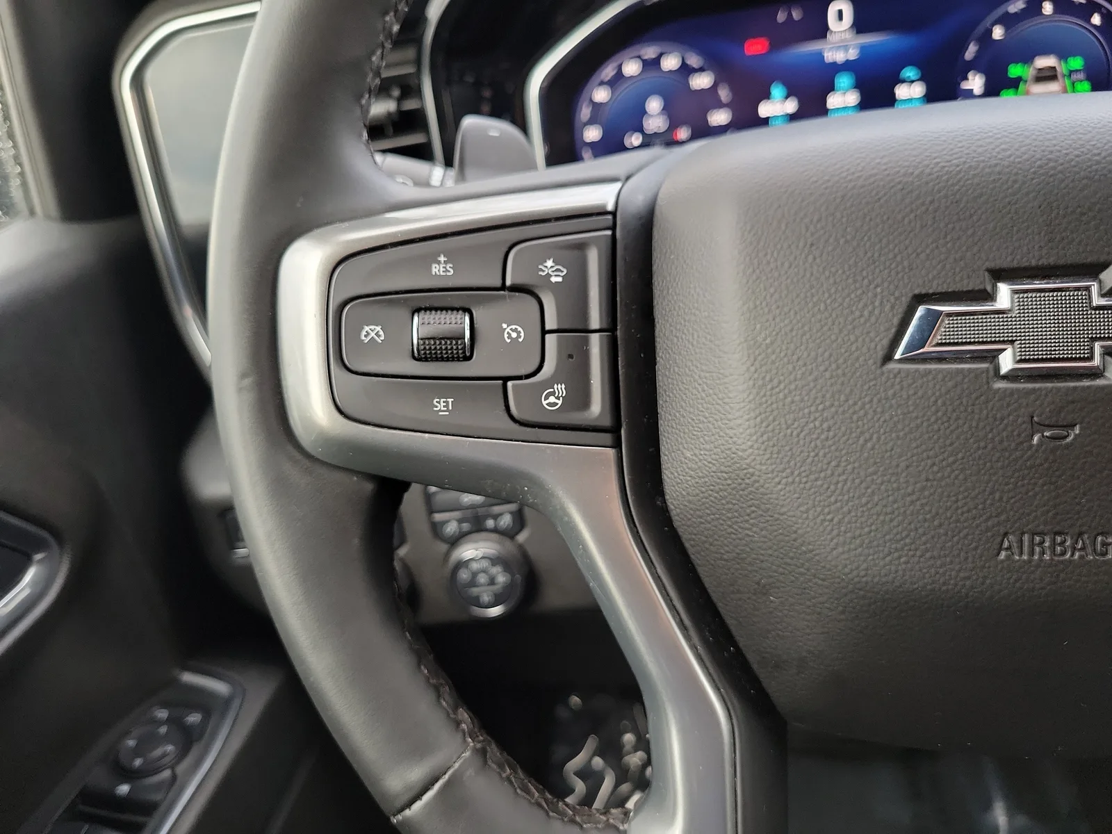 2024 Chevrolet Silverado 1500 RST photo 19