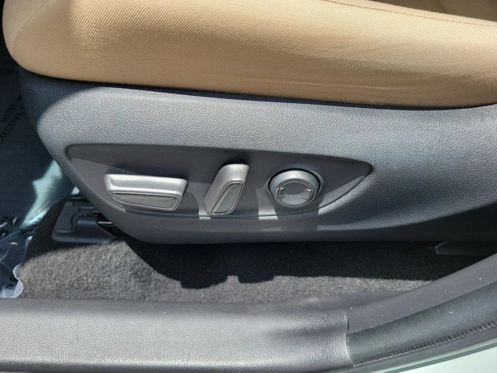 2022 Toyota RAV4 XLE photo 22