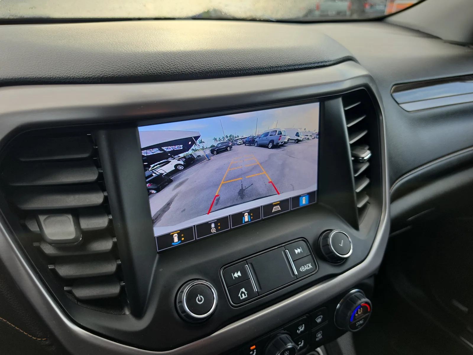 2023 GMC Acadia AT4 4WD photo 9