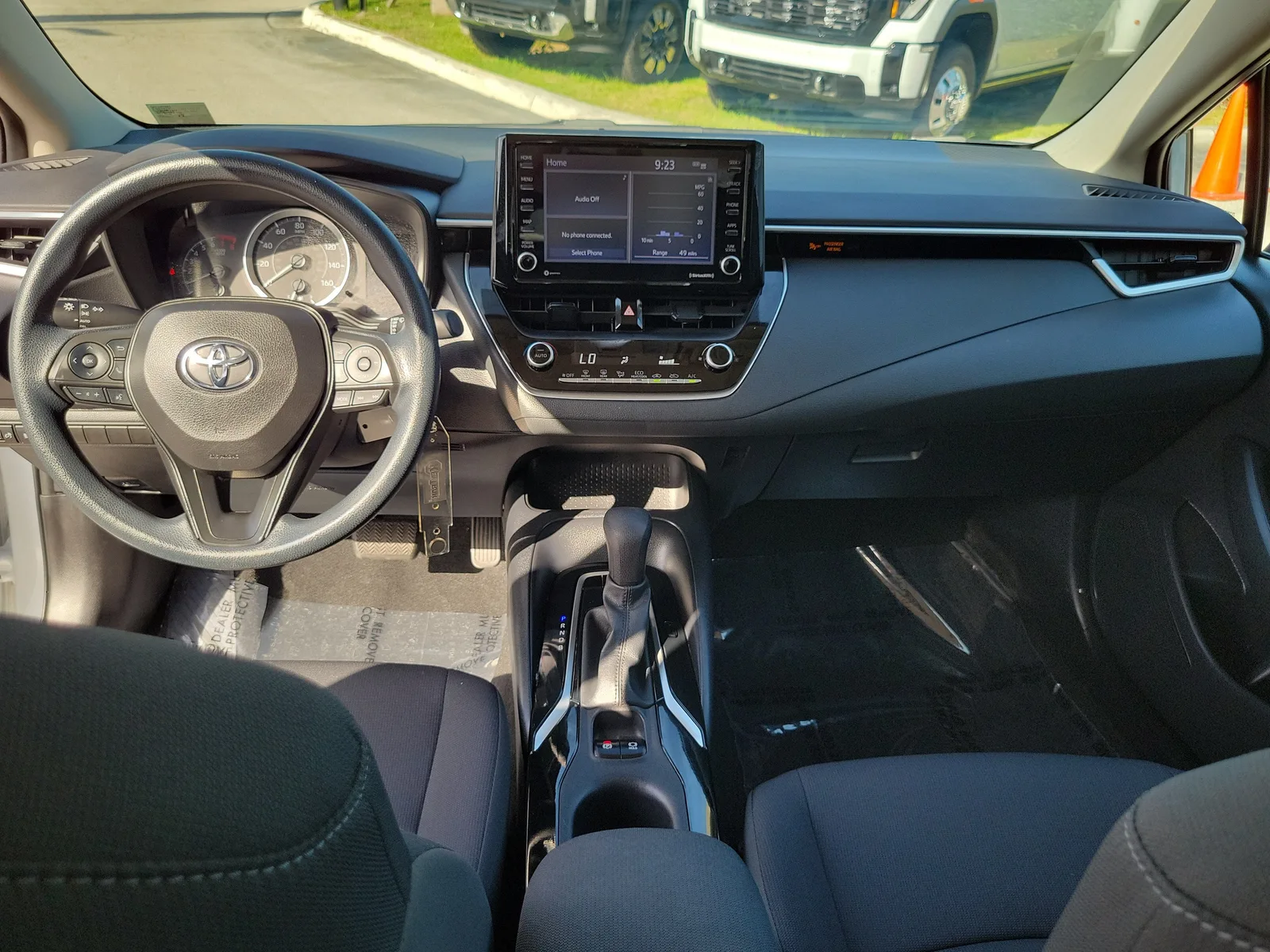 2022 Toyota Corolla LE photo 16