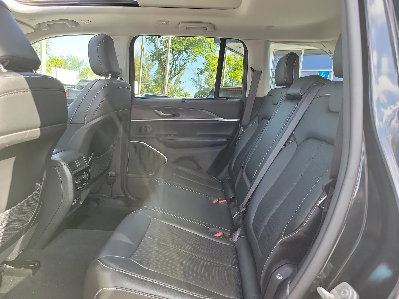 2024 Jeep Grand Cherokee Limited photo 14