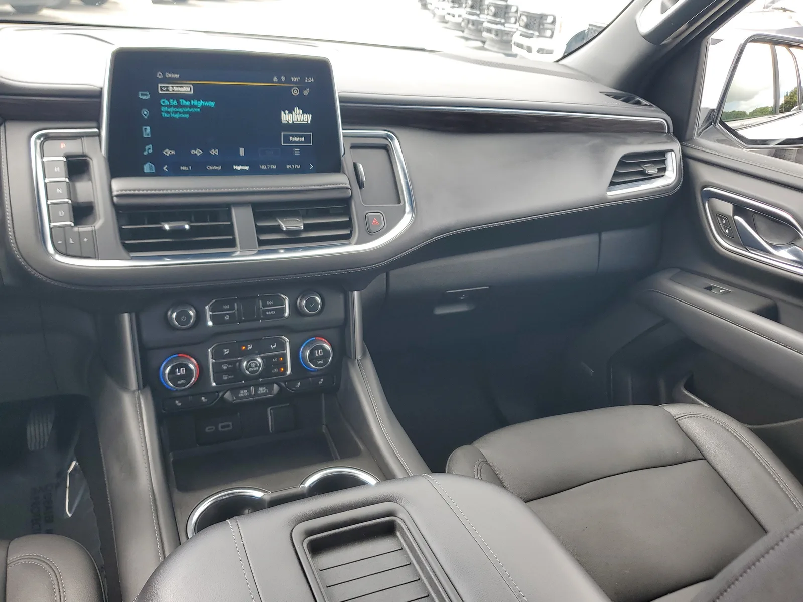 2023 Chevrolet Suburban Z71 4WD photo 19