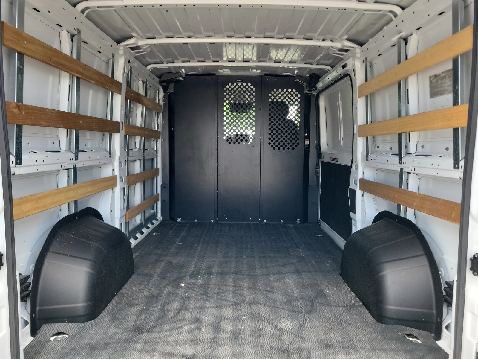 2025 RAM ProMaster Cargo Van Tradesman photo 12