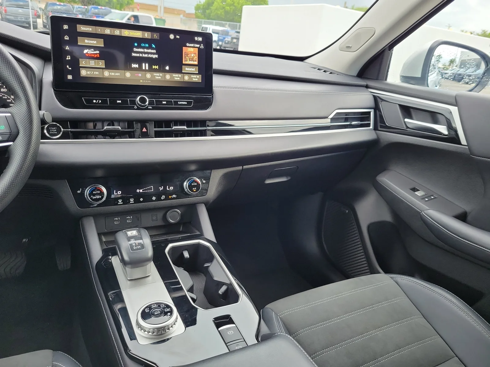 2025 Mitsubishi Outlander SE photo 18