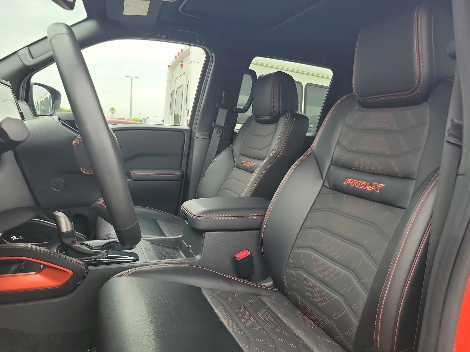 2025 Nissan Frontier Crew Cab PRO-X® photo 12