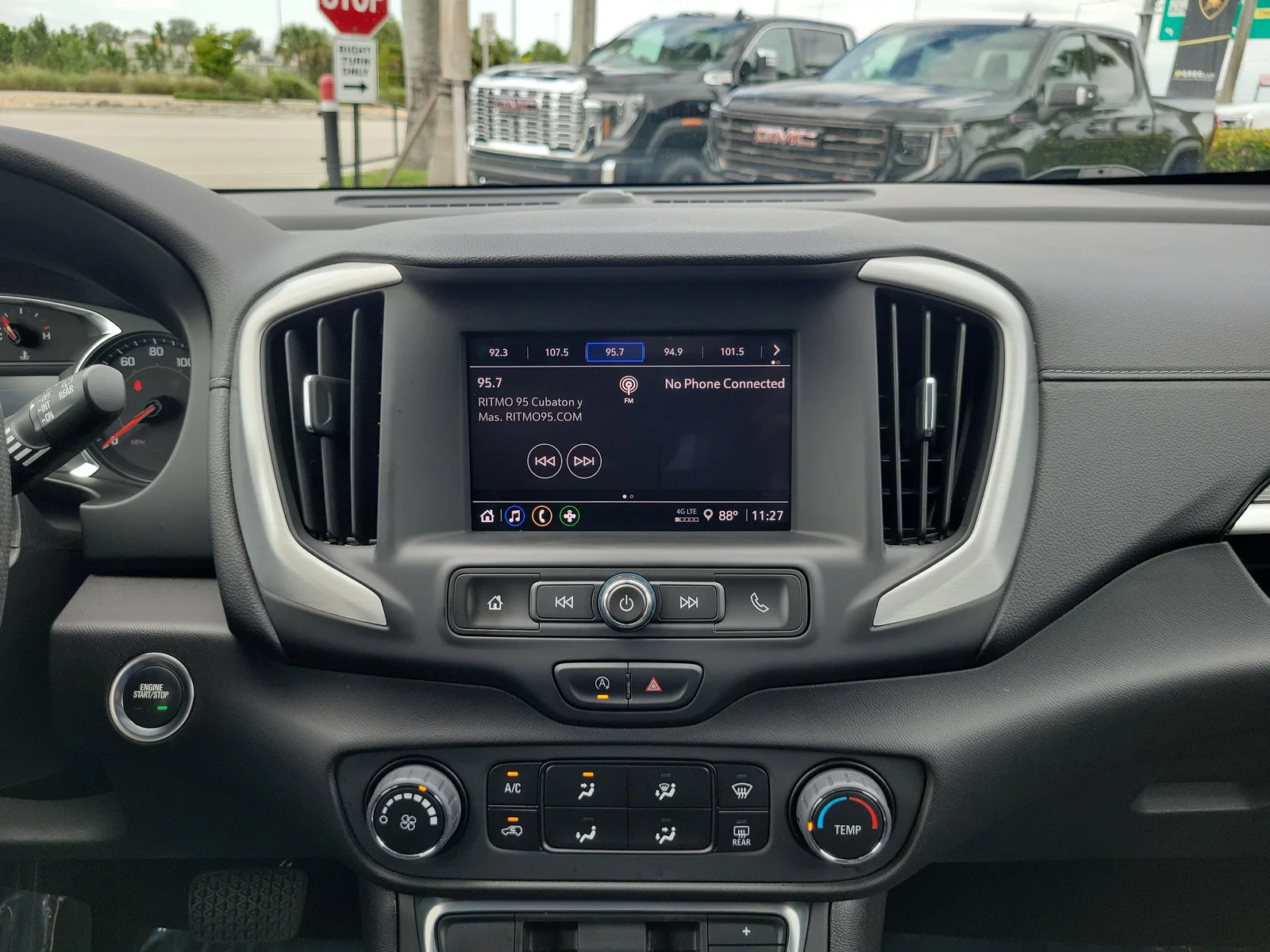2024 GMC Terrain SLE photo 20