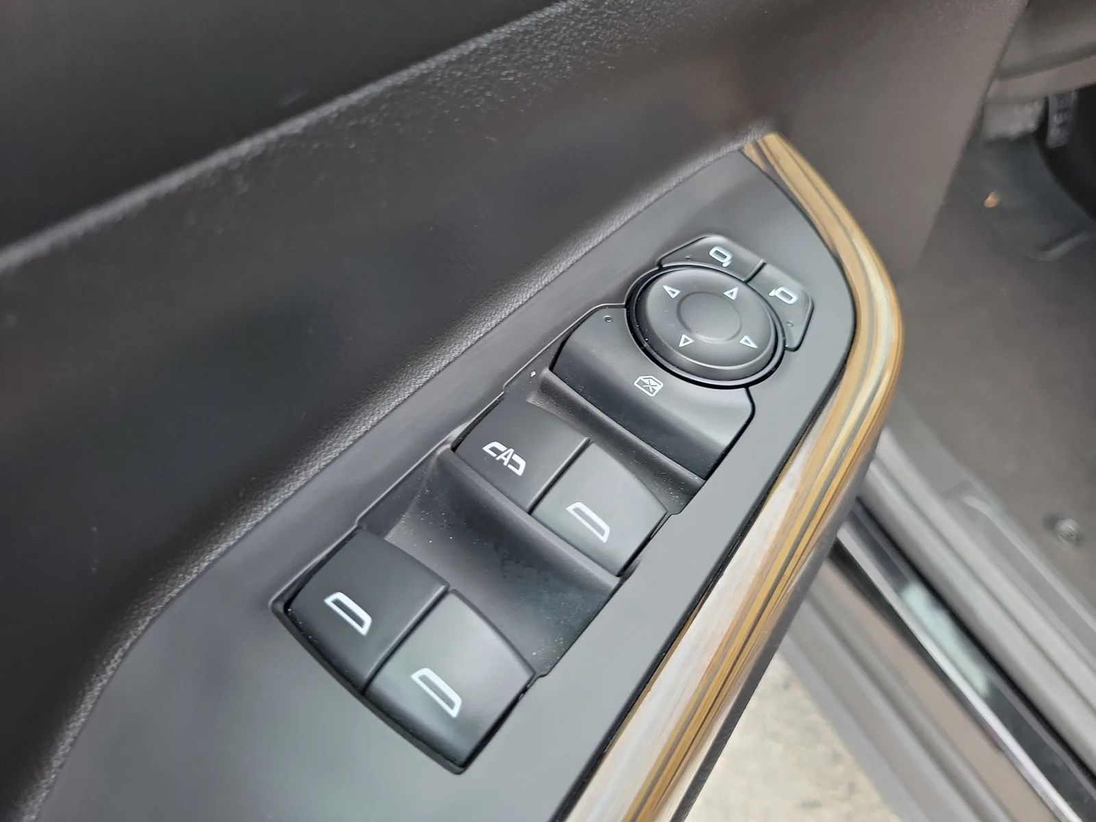 2023 GMC Acadia SLE photo 24