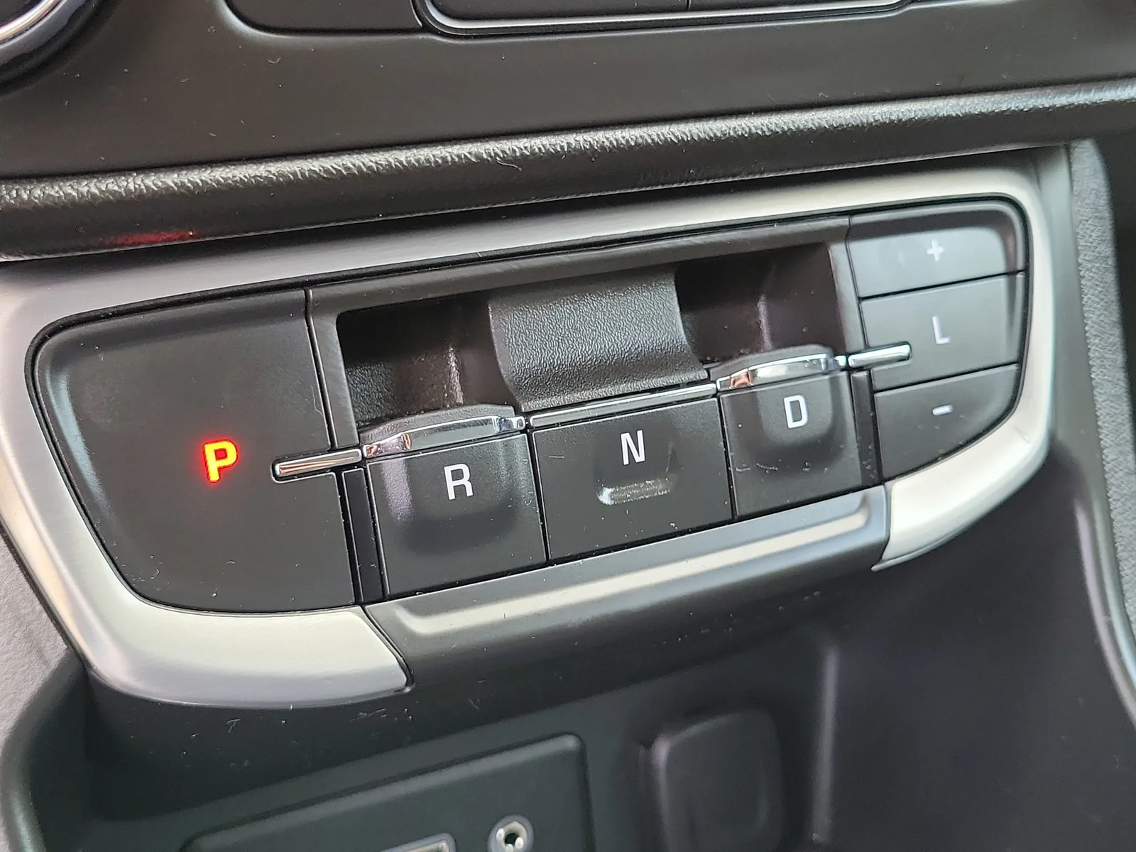 2023 GMC Terrain SLE photo 30