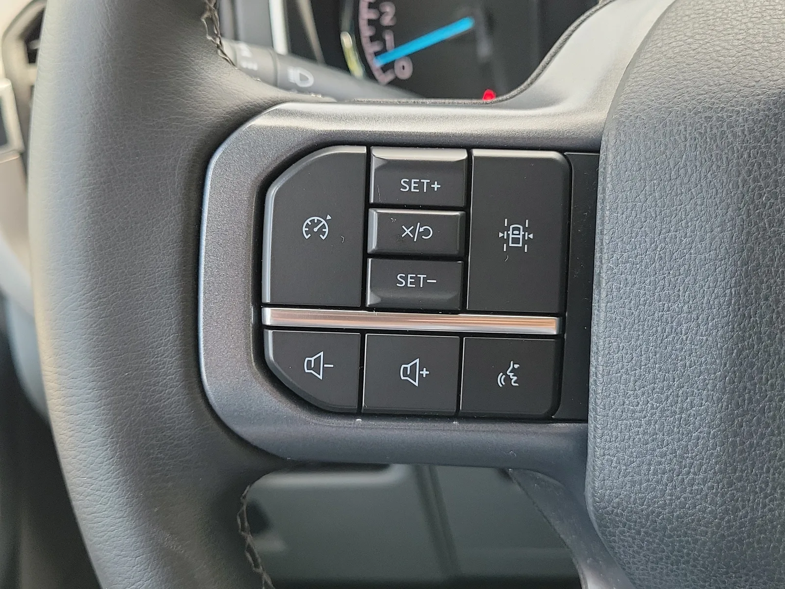 2023 Ford F-150 XLT 4WD photo 16