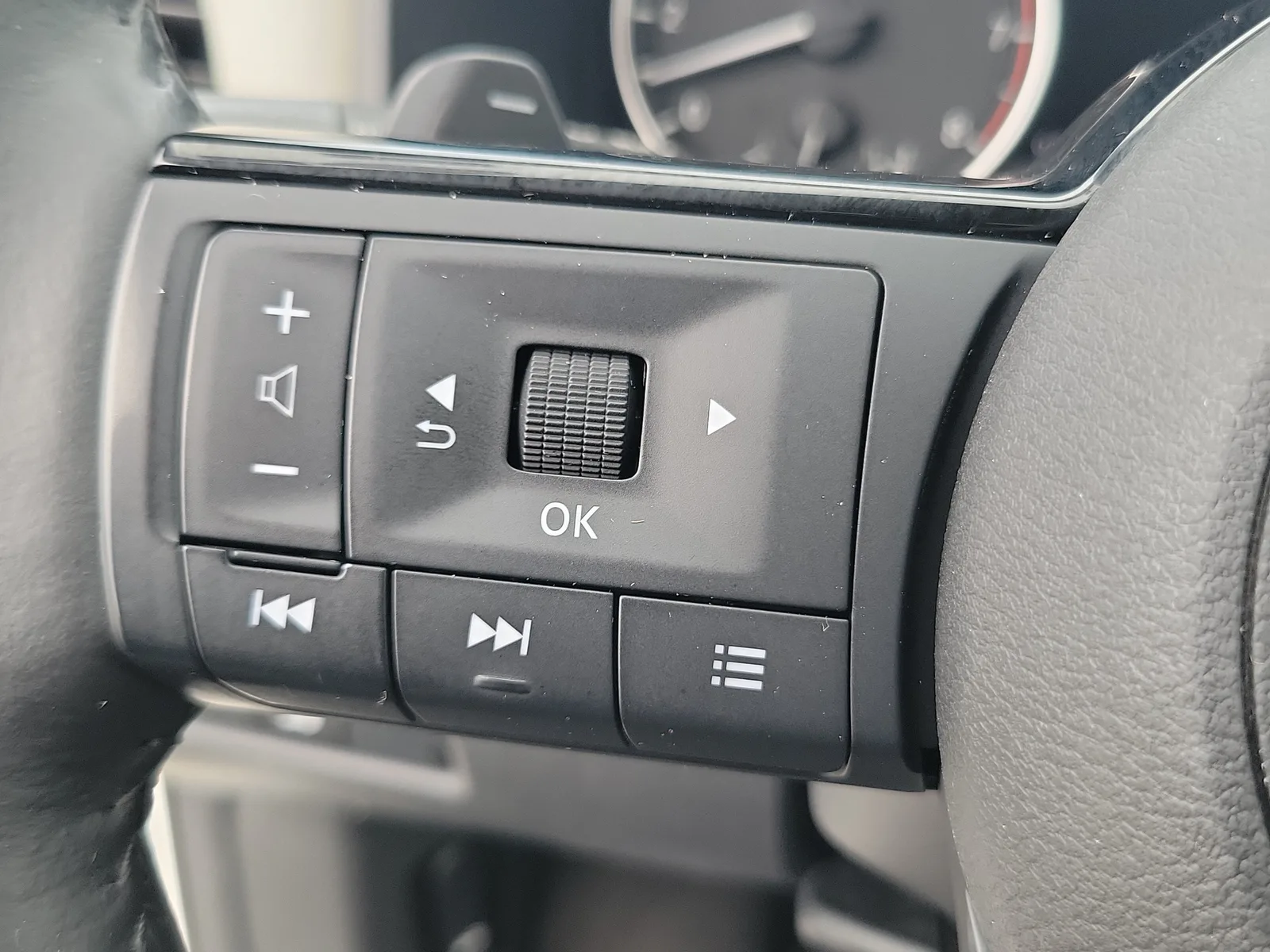 2022 Nissan Rogue SL photo 22