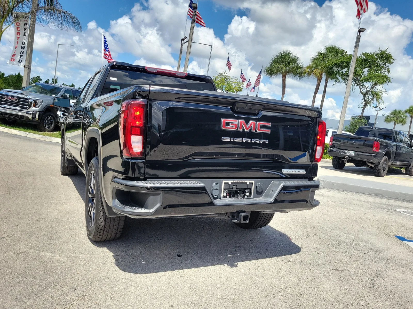 2024 GMC Sierra 1500 Elevation photo 7