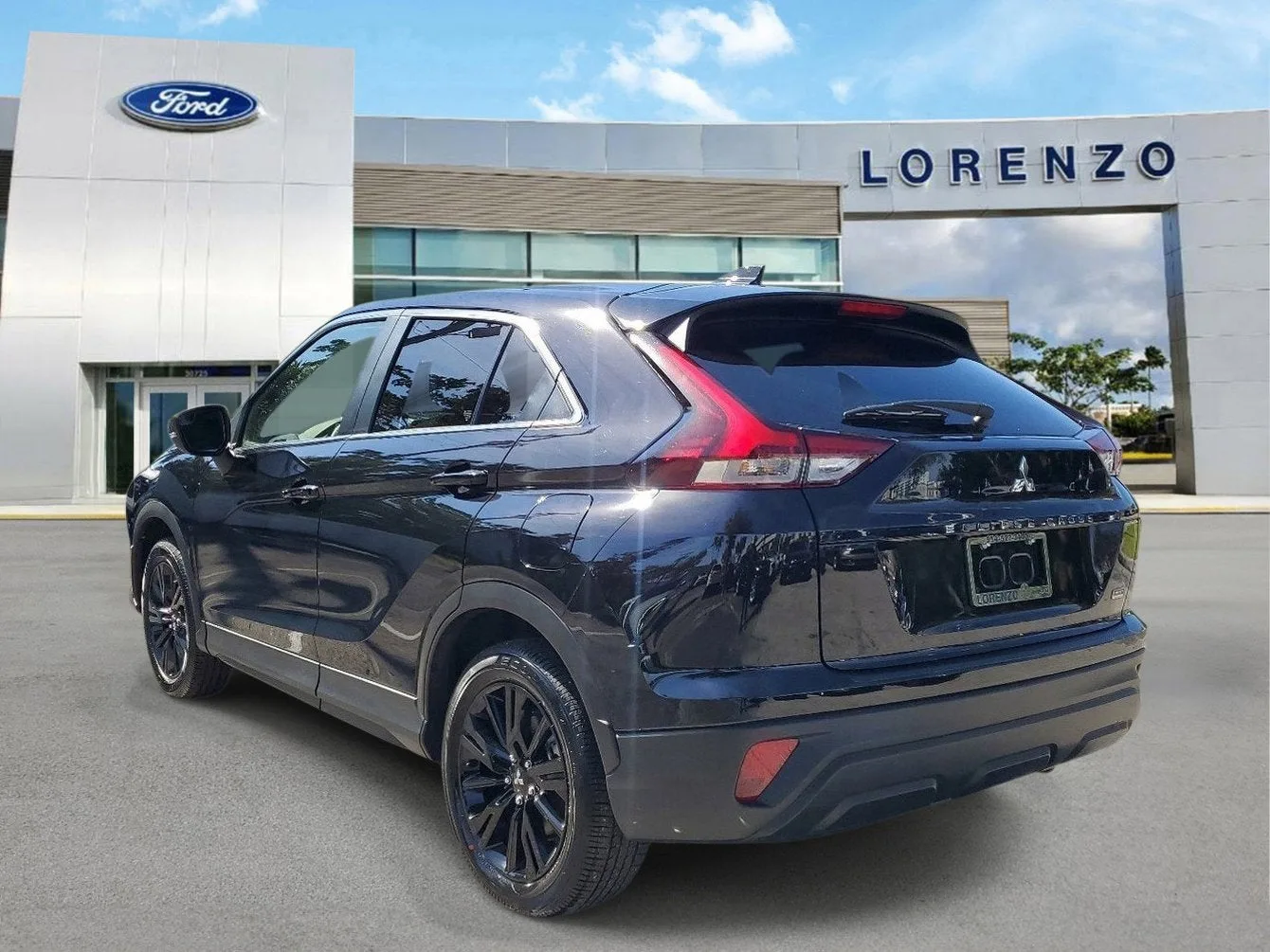2024 Mitsubishi Eclipse Cross LE photo 6