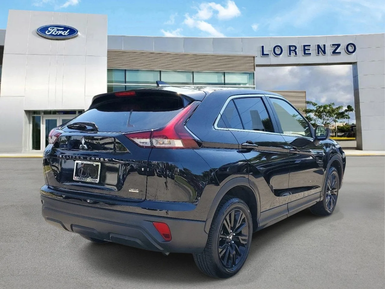 2024 Mitsubishi Eclipse Cross LE photo 4