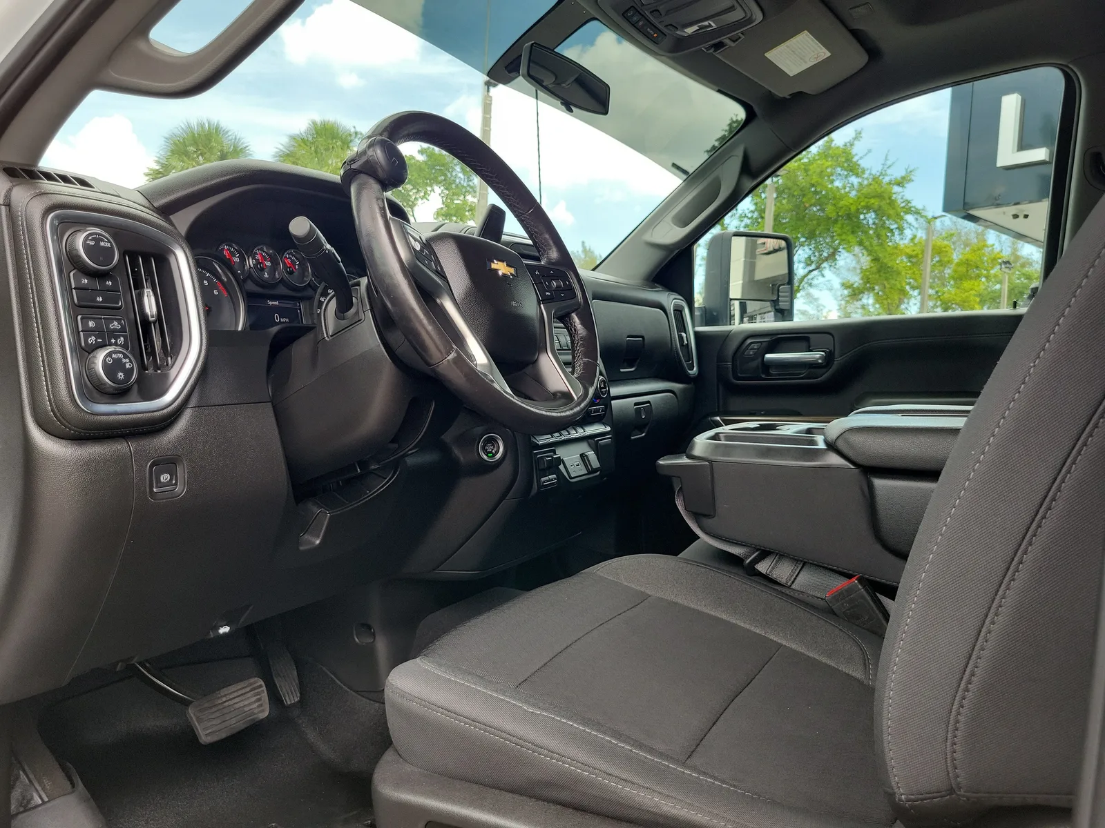 2022 Chevrolet Silverado 2500 HD LT photo 9