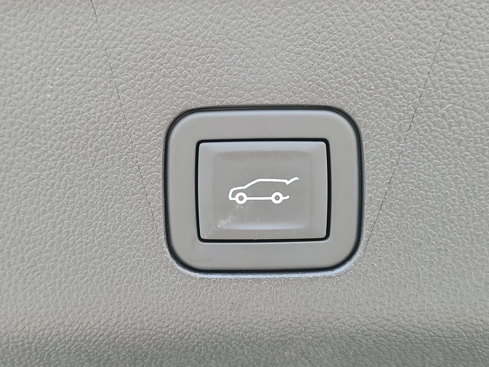 2025 Chevrolet Suburban RST Diesel photo 19