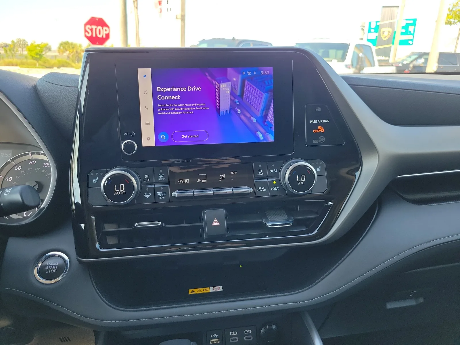 2023 Toyota Highlander L photo 23