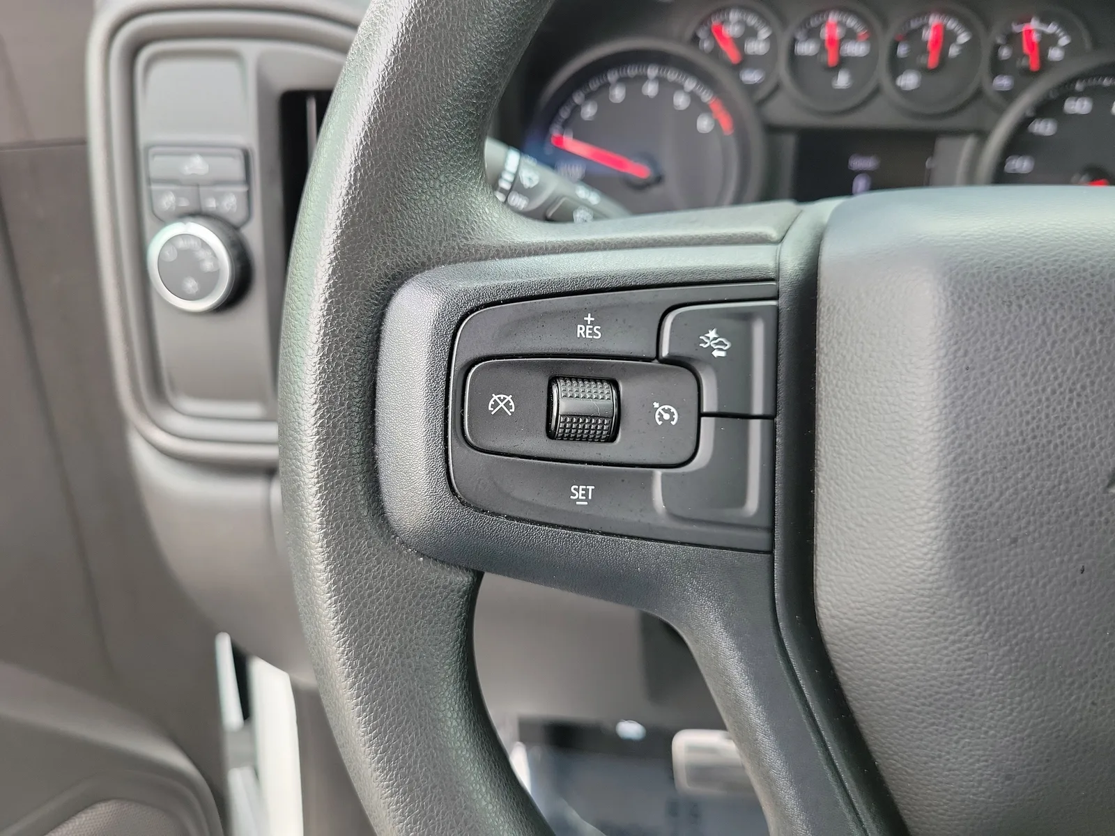 2024 Chevrolet Silverado 1500 Custom photo 19