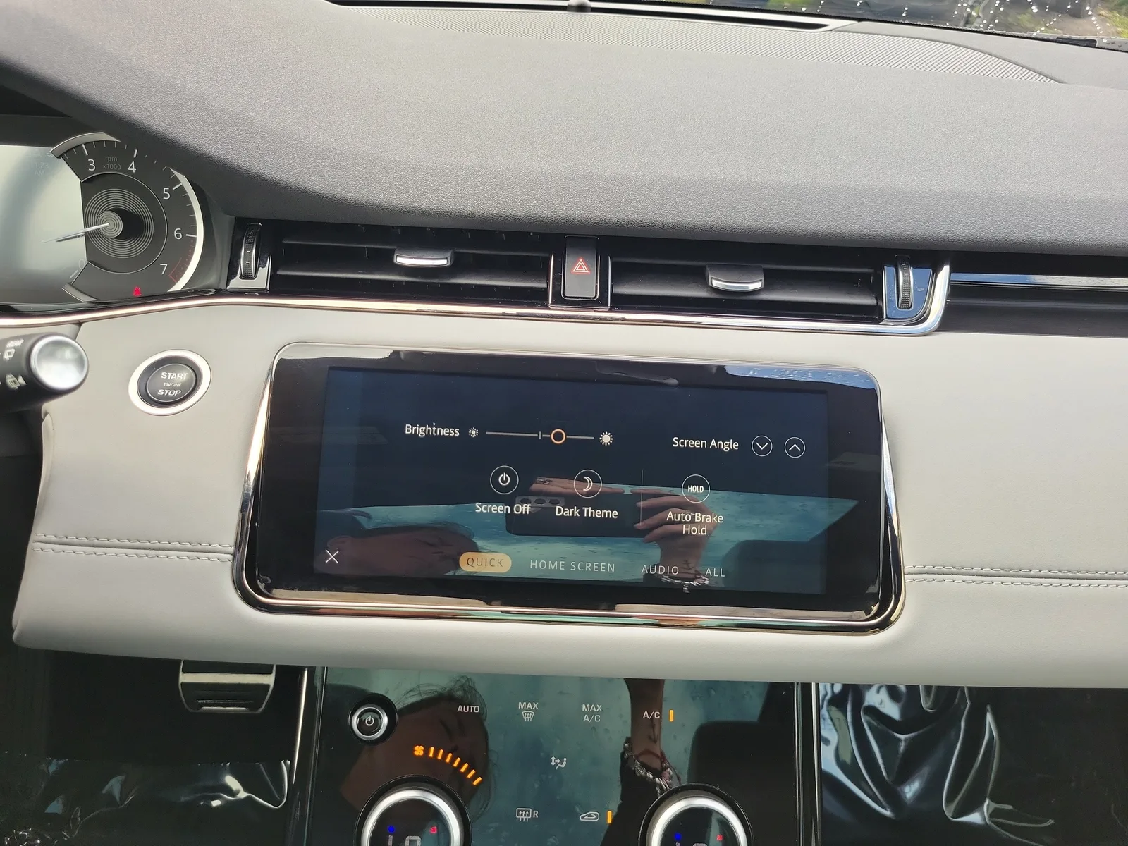 2023 Land Rover Range Rover Evoque R-Dynamic SE photo 23