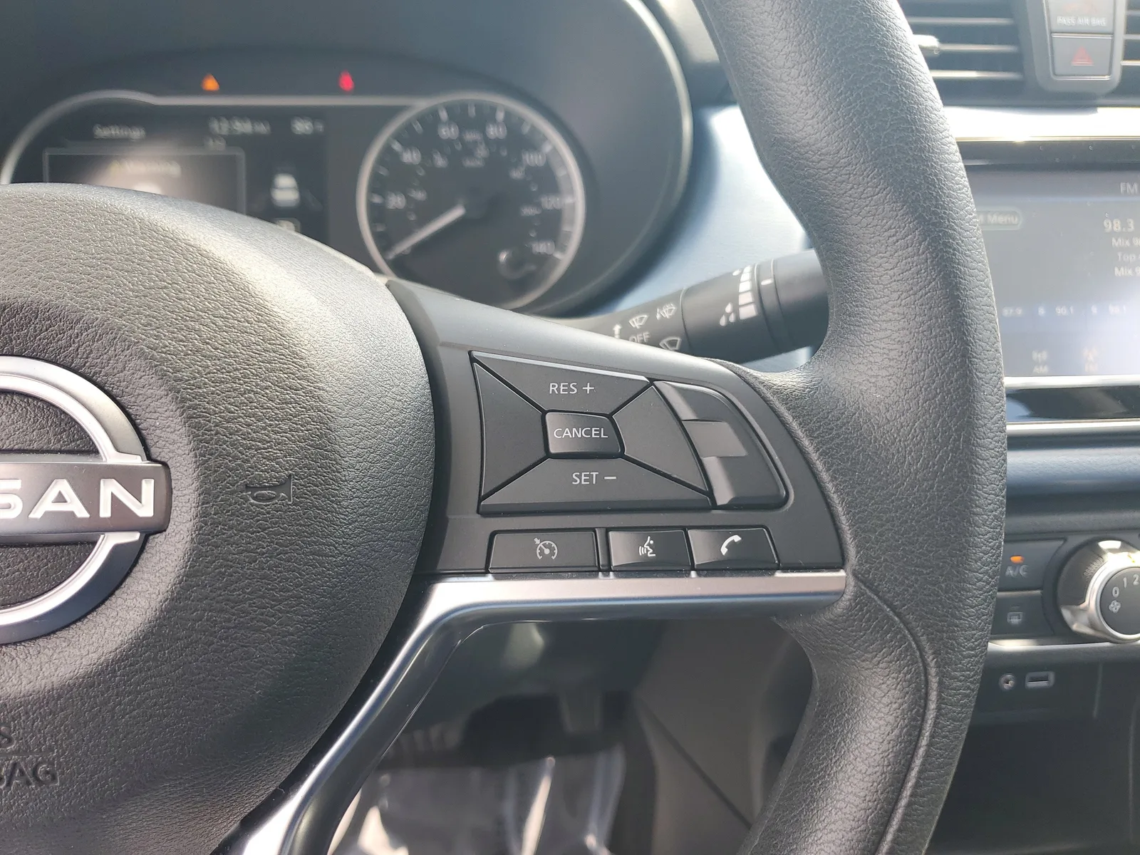 2025 Nissan Versa SV photo 20