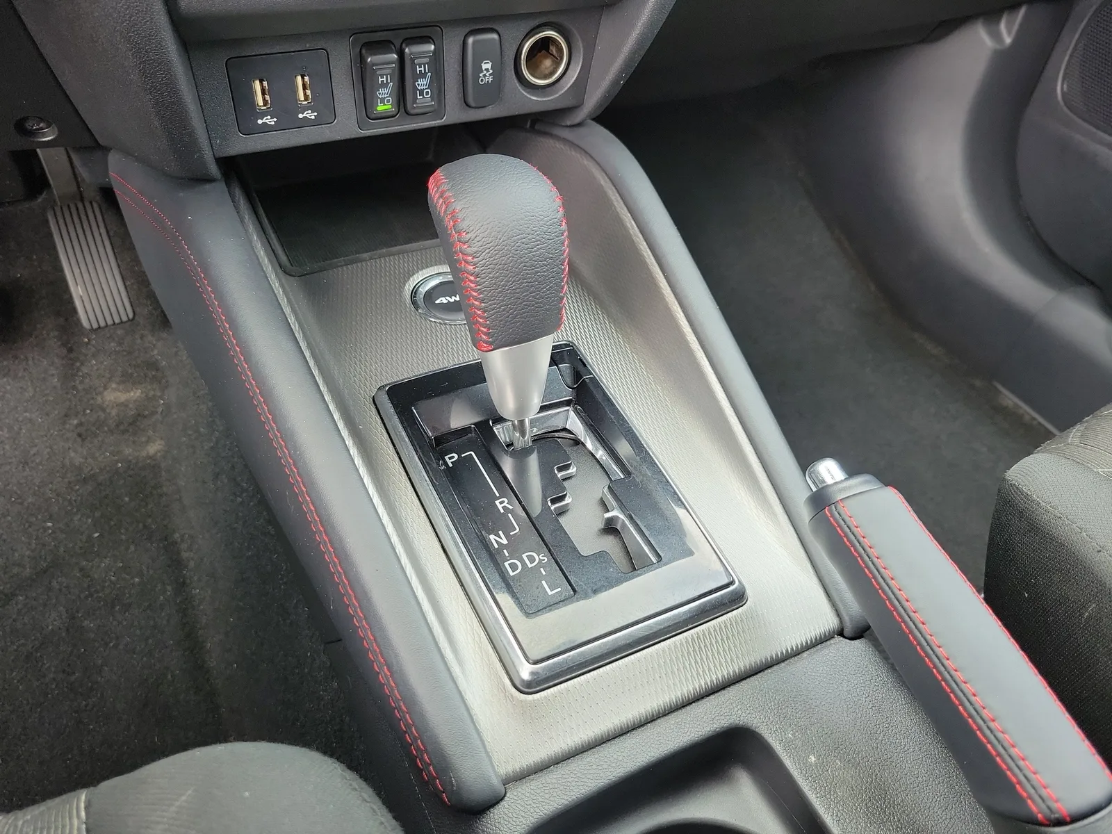 2025 Mitsubishi Outlander Sport LE photo 25