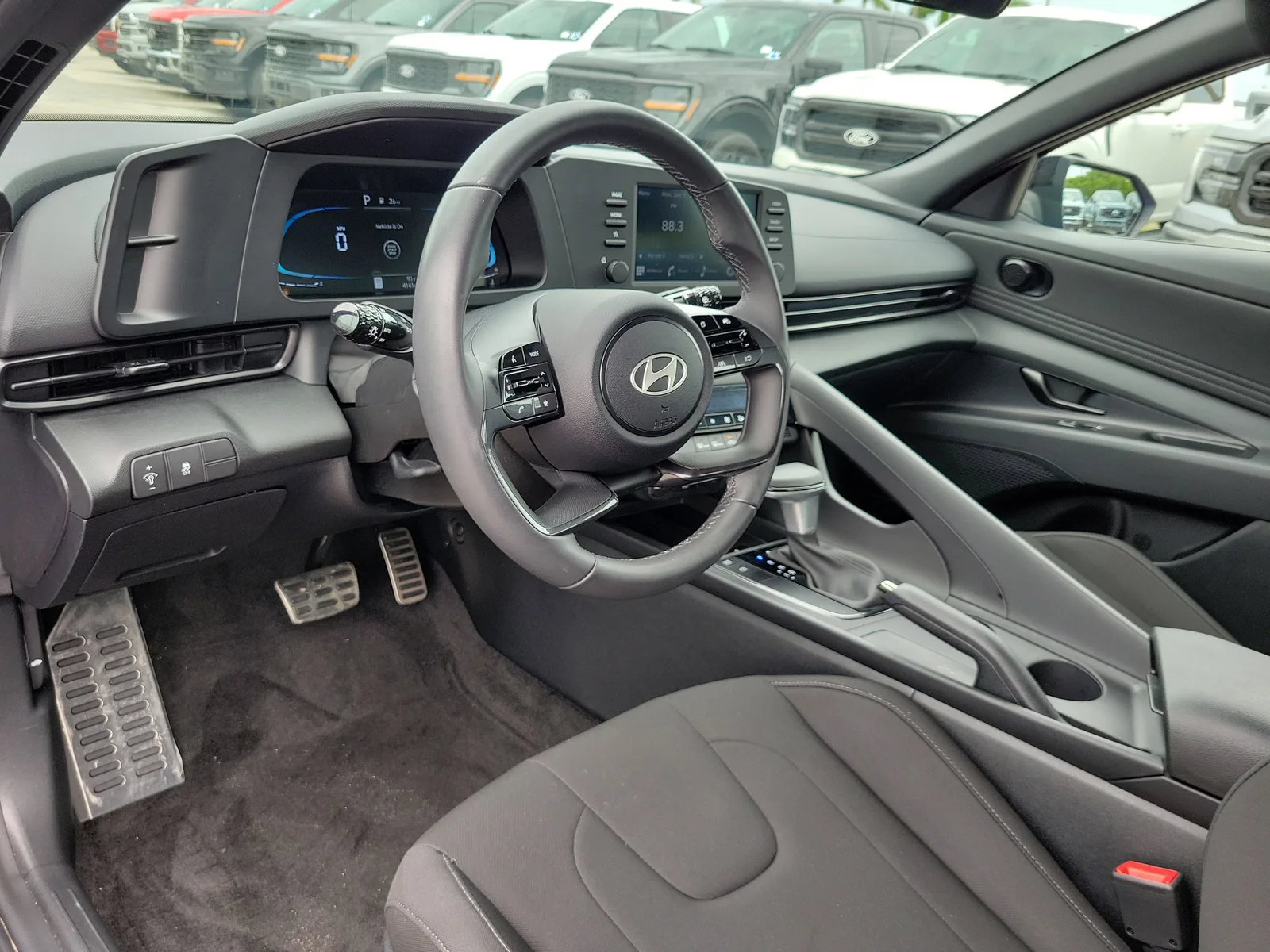 2025 Hyundai Elantra SEL Sport photo 12