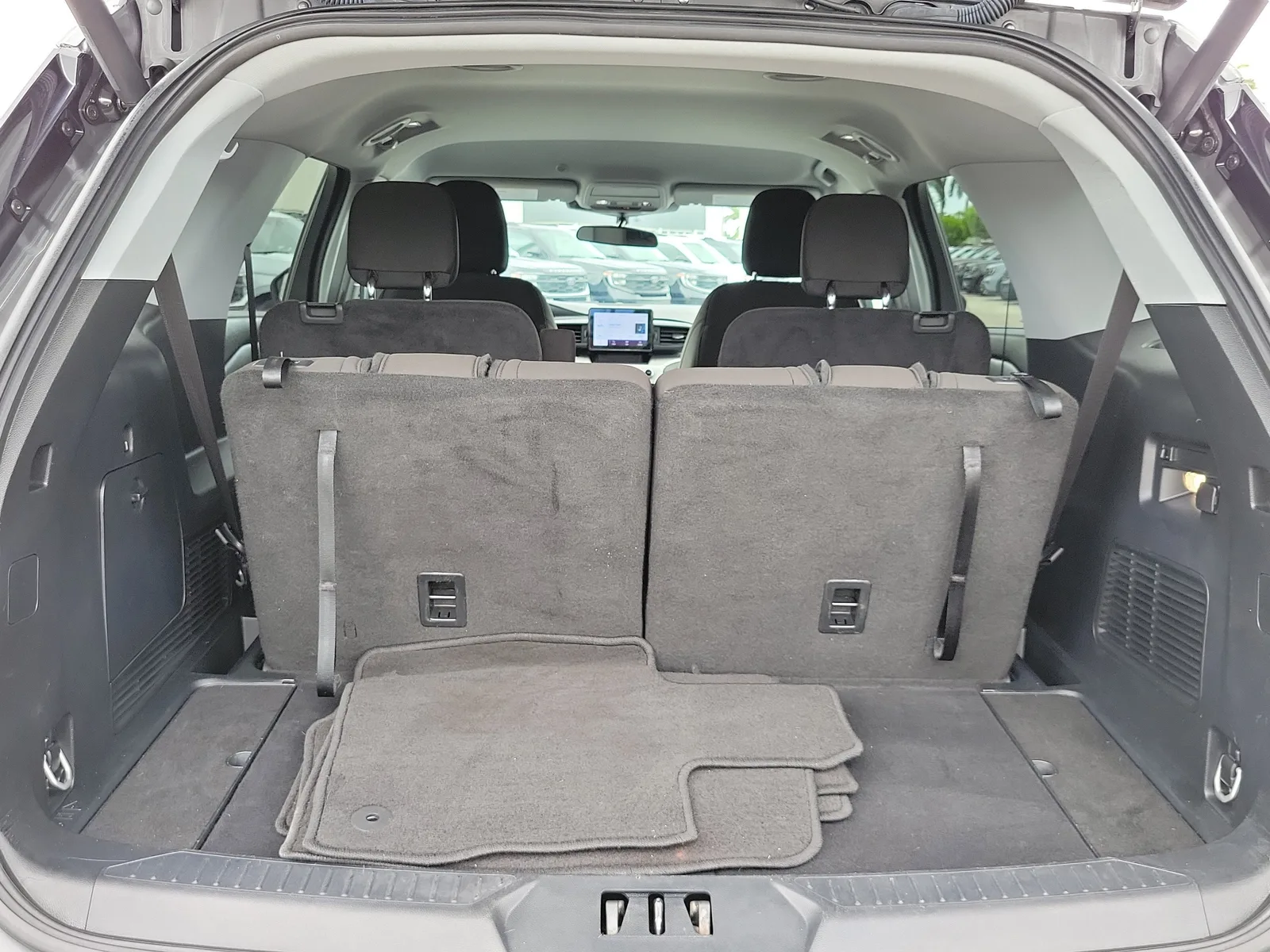 2024 Ford Explorer XLT photo 15