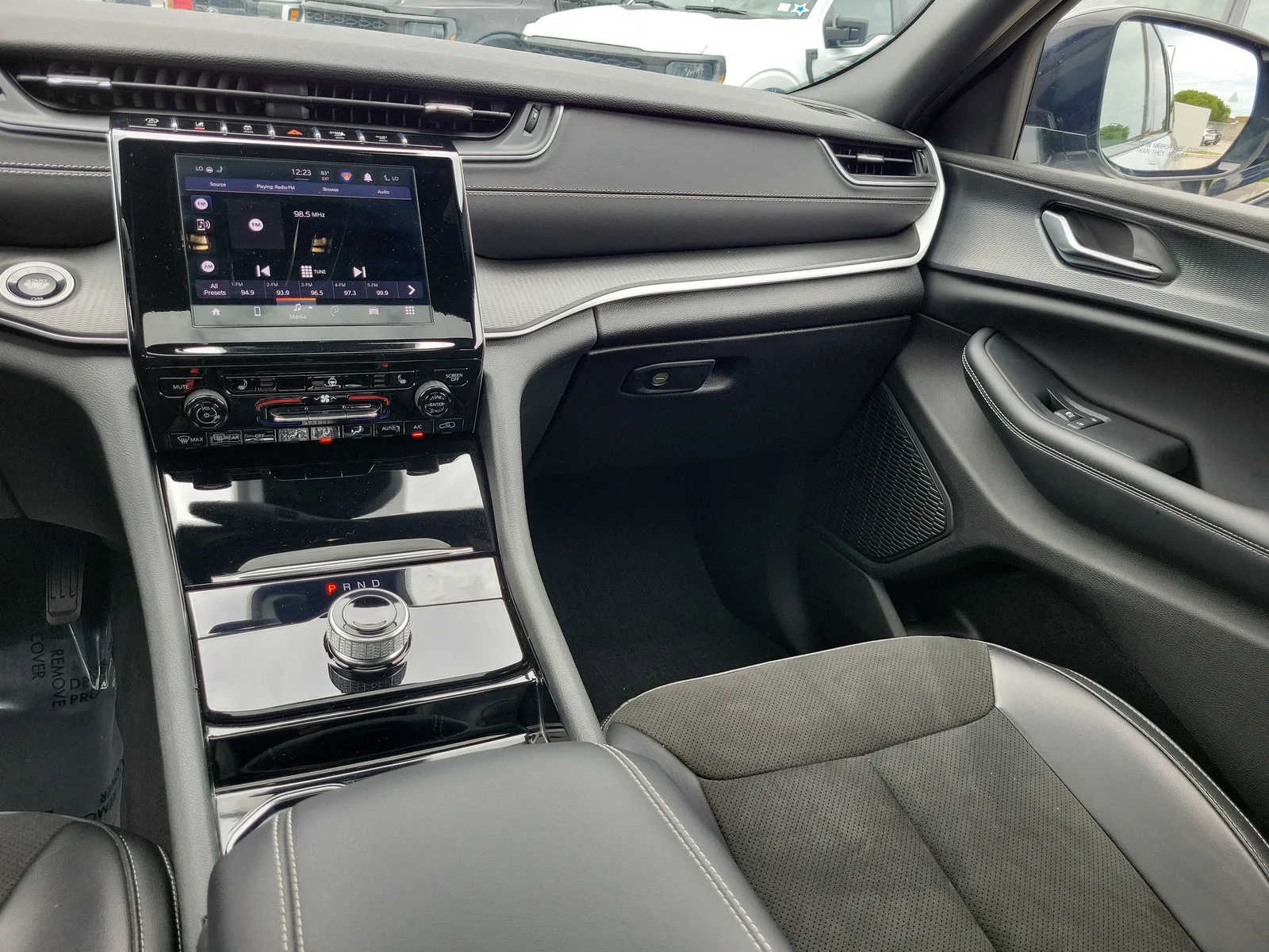 2023 Jeep Grand Cherokee Altitude X 4WD photo 18