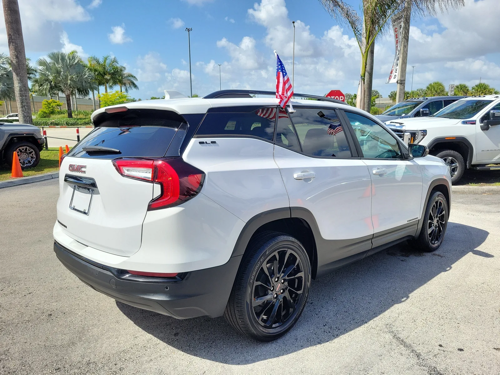 2023 GMC Terrain SLE photo 5