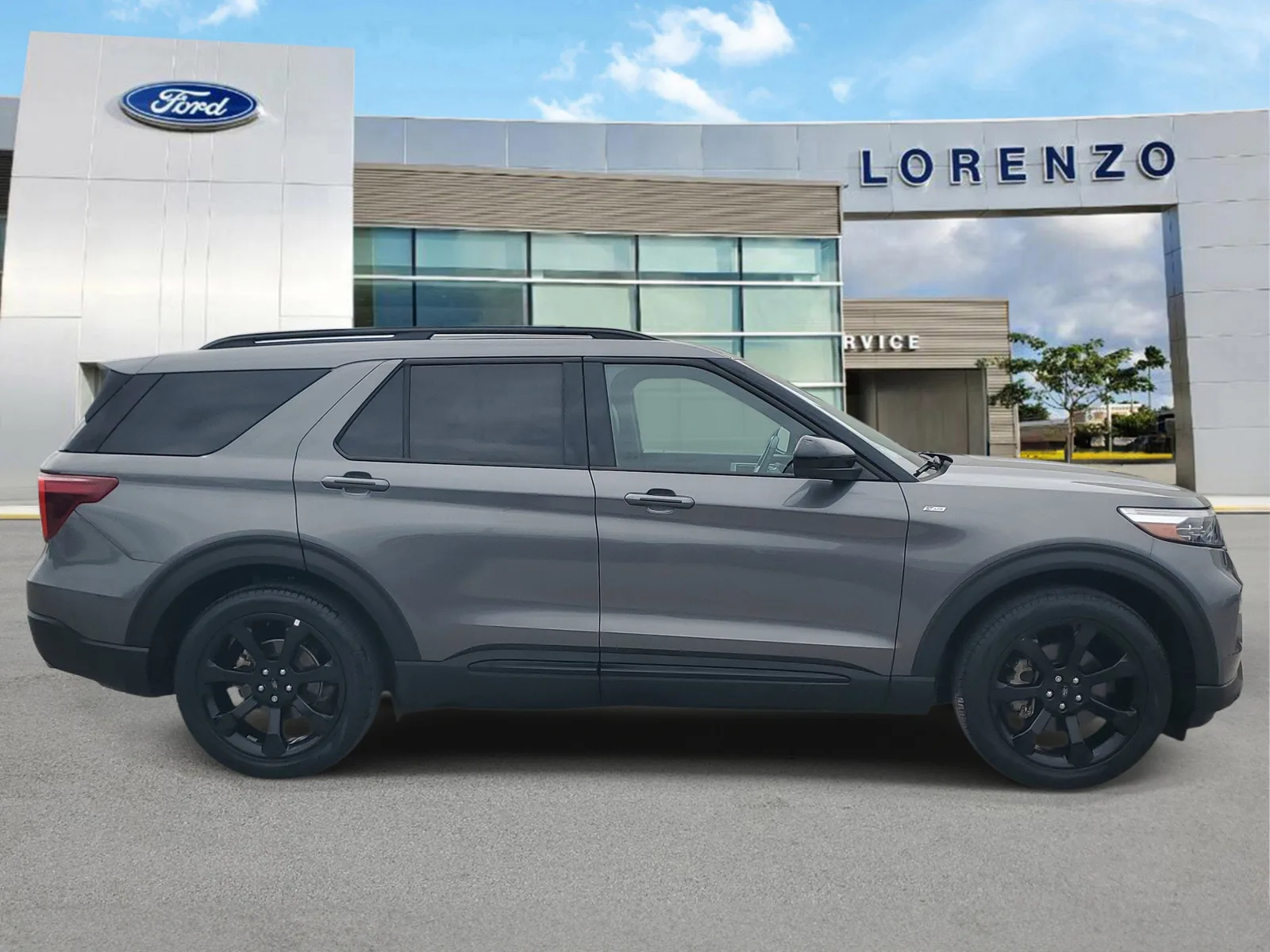 2023 Ford Explorer ST-Line photo 4