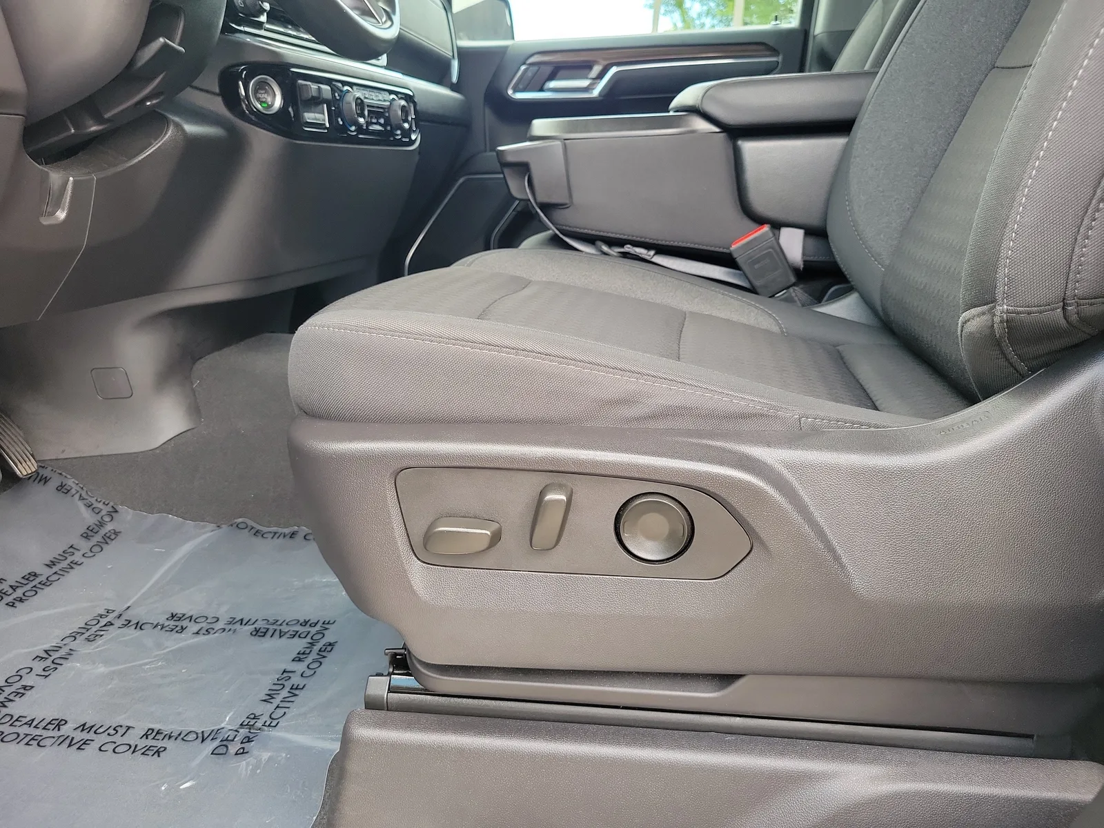2024 Chevrolet Silverado 1500 LT photo 13