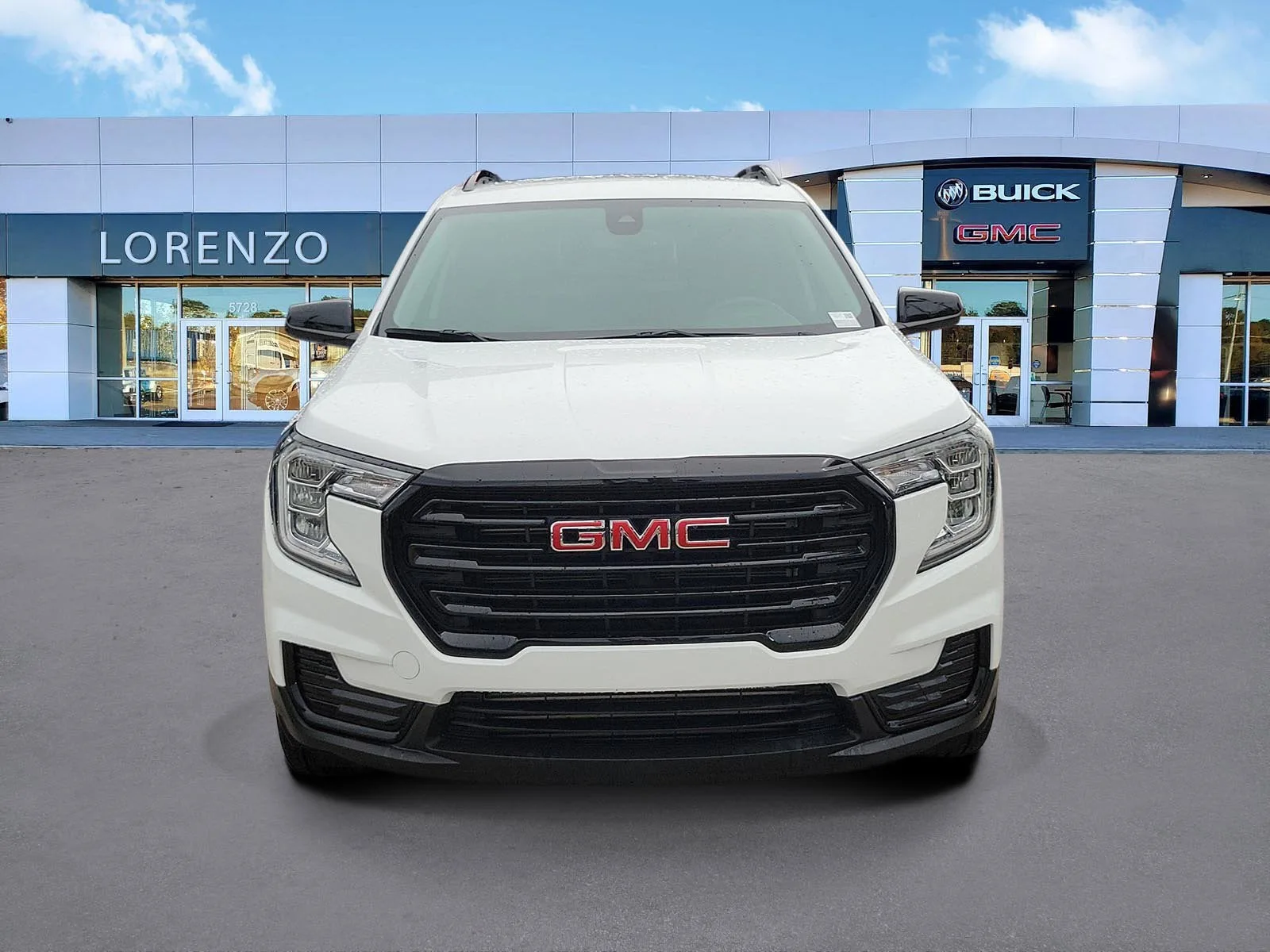2024 GMC Terrain SLE photo 2