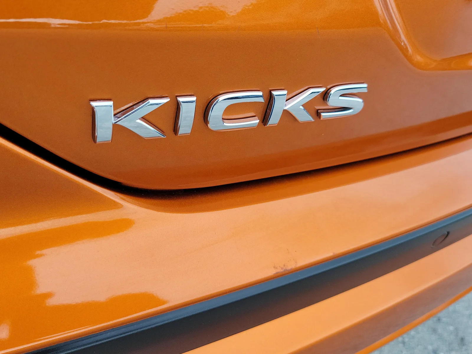 2024 Nissan Kicks SR photo 7