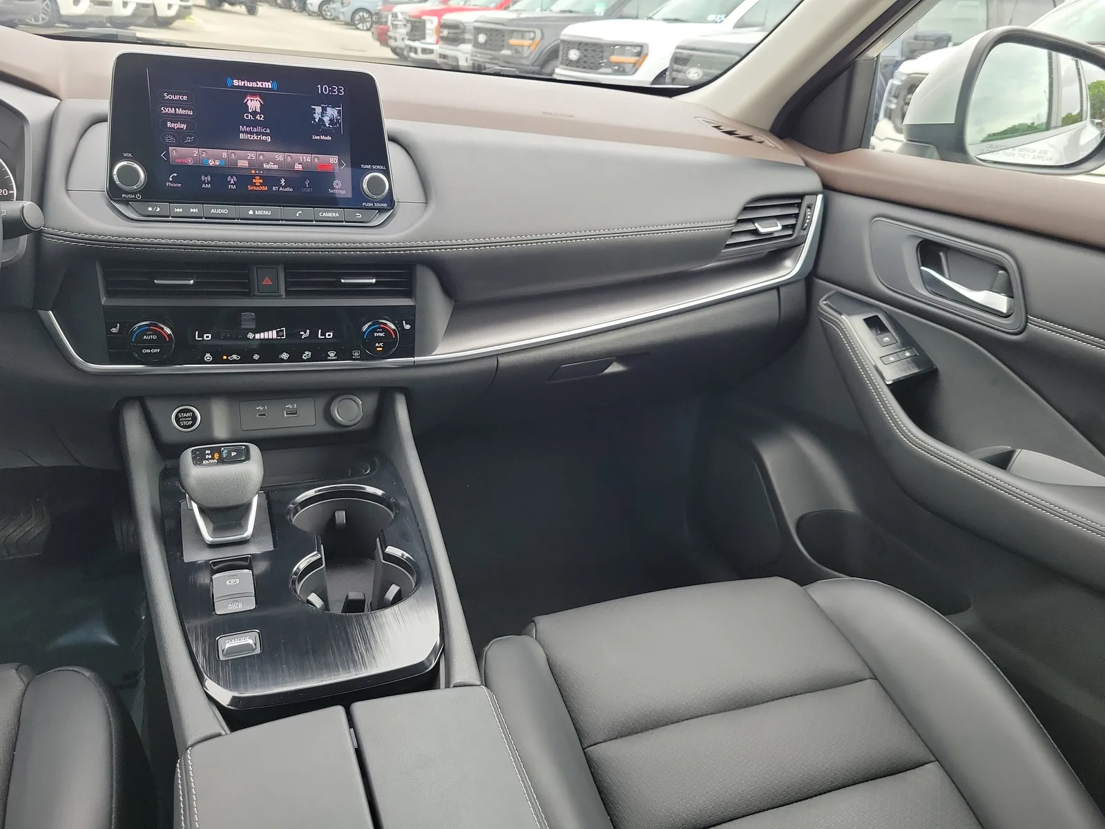 2023 Nissan Rogue SV photo 16