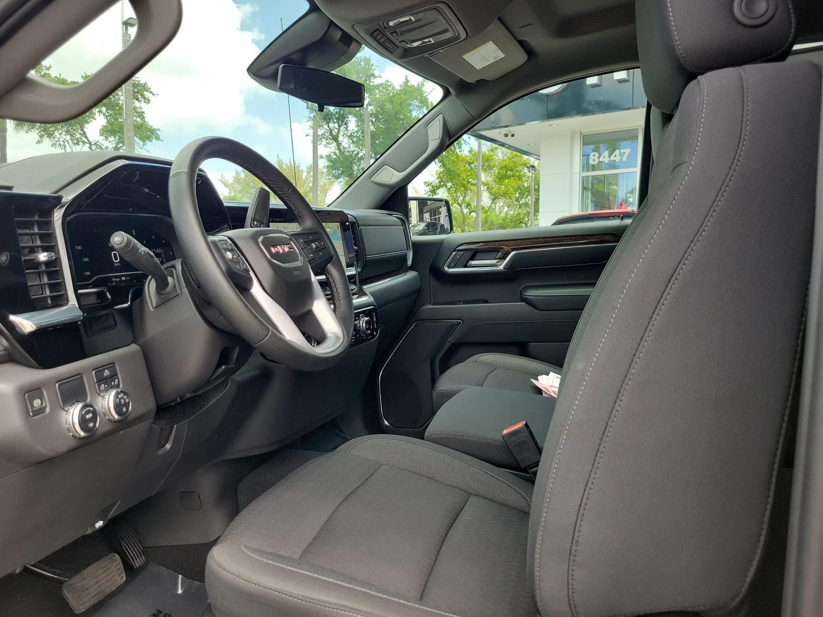 2023 GMC Sierra 1500 Elevation photo 12