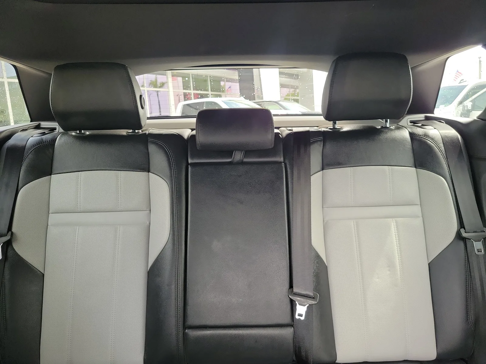 2023 Land Rover Range Rover Evoque R-Dynamic SE photo 16