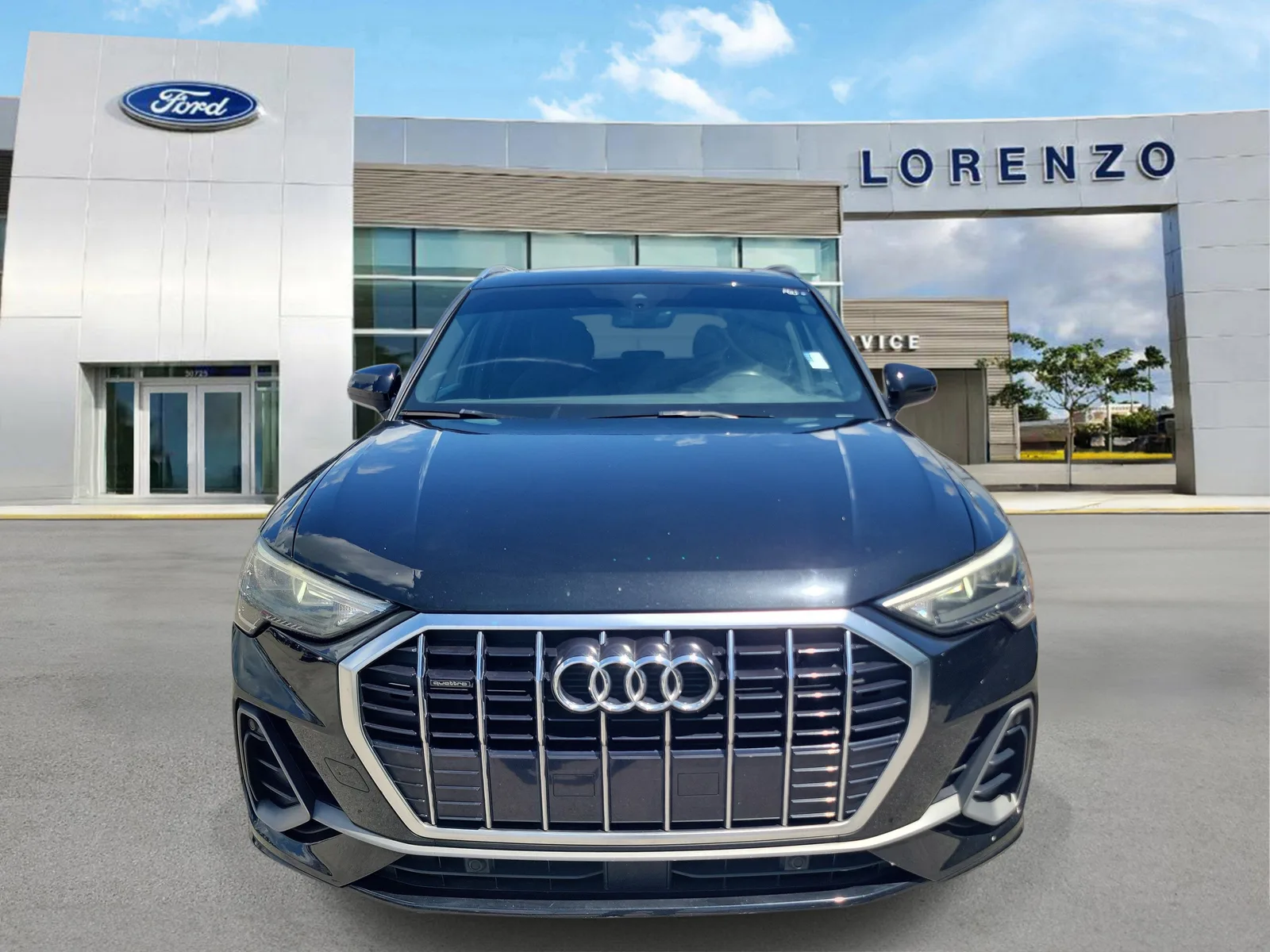 2020 Audi Q3 S line Premium photo 2