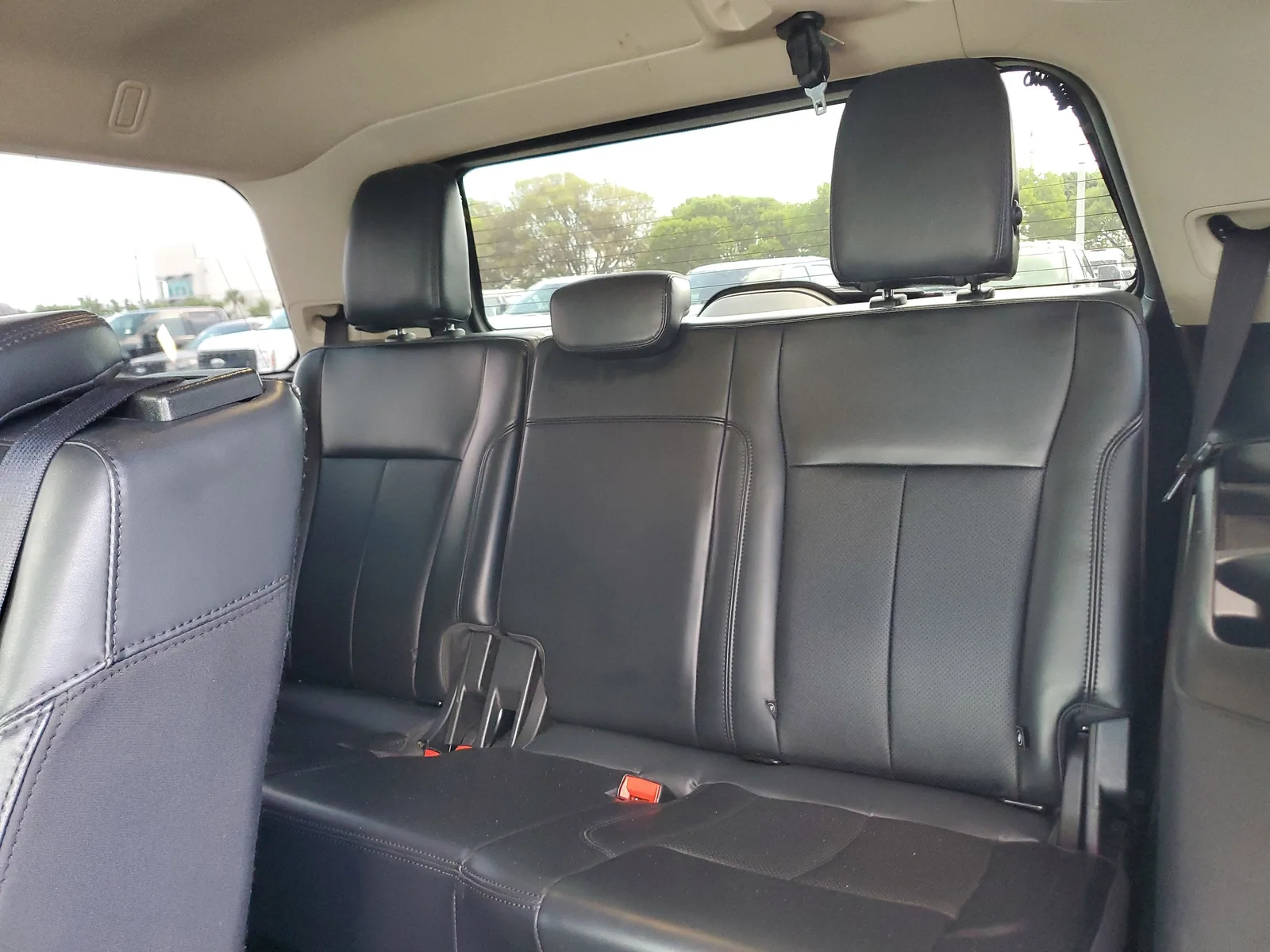 2022 Ford Expedition XLT photo 14