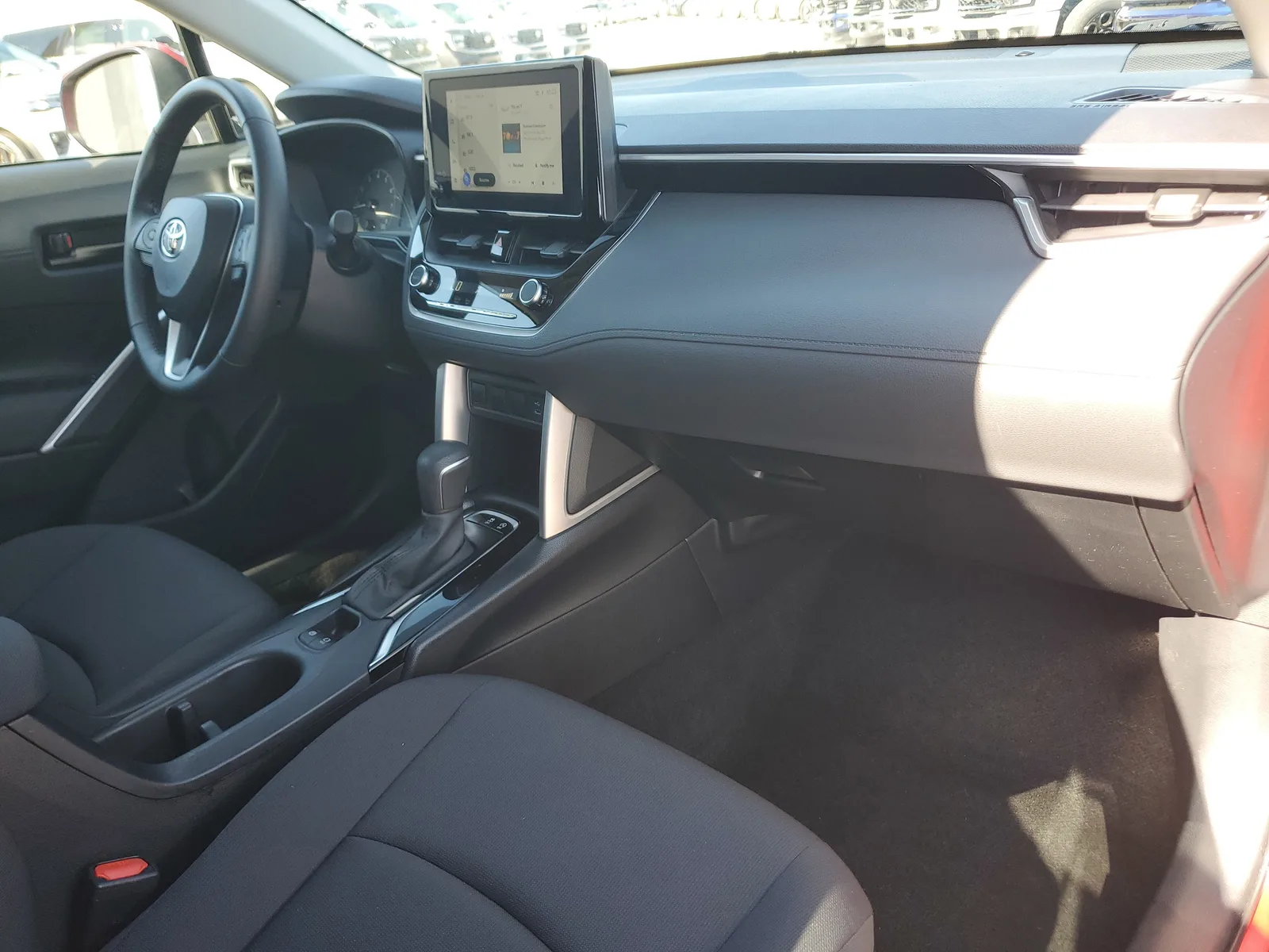 2023 Toyota Corolla Cross LE photo 17