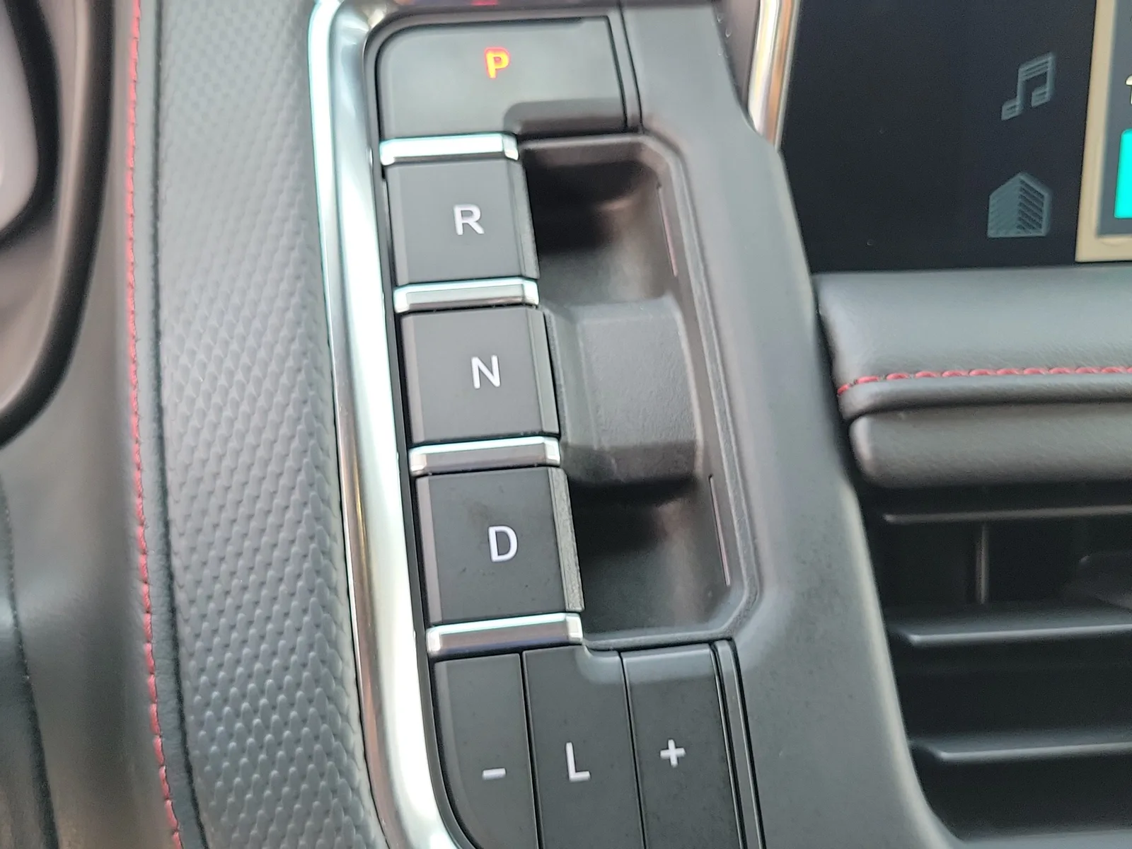 2023 Chevrolet Tahoe RST photo 36
