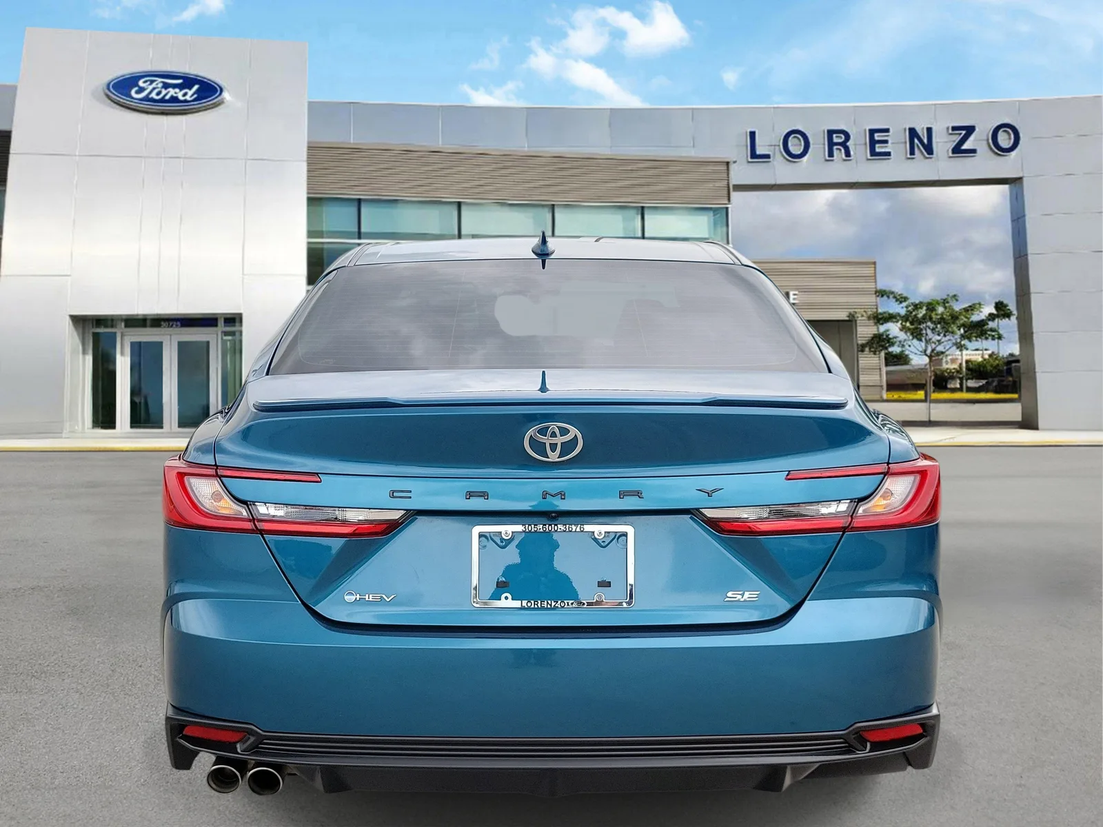 2025 Toyota Camry SE photo 6