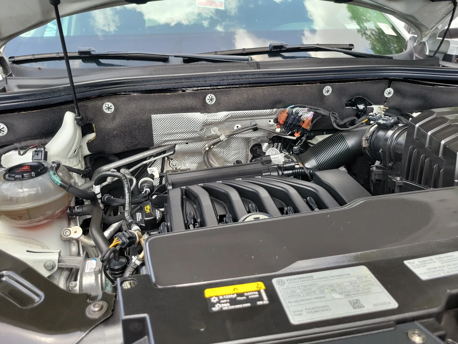 2023 Volkswagen Atlas 3.6L V6 SE w/Technology photo 28