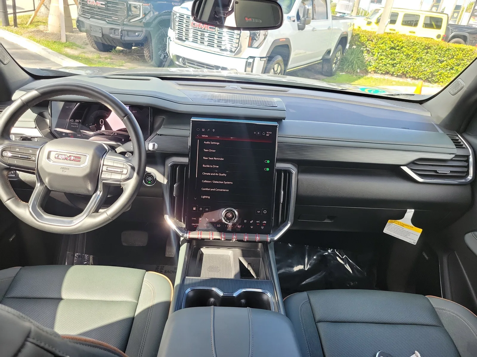 2024 GMC Acadia AT4 photo 18