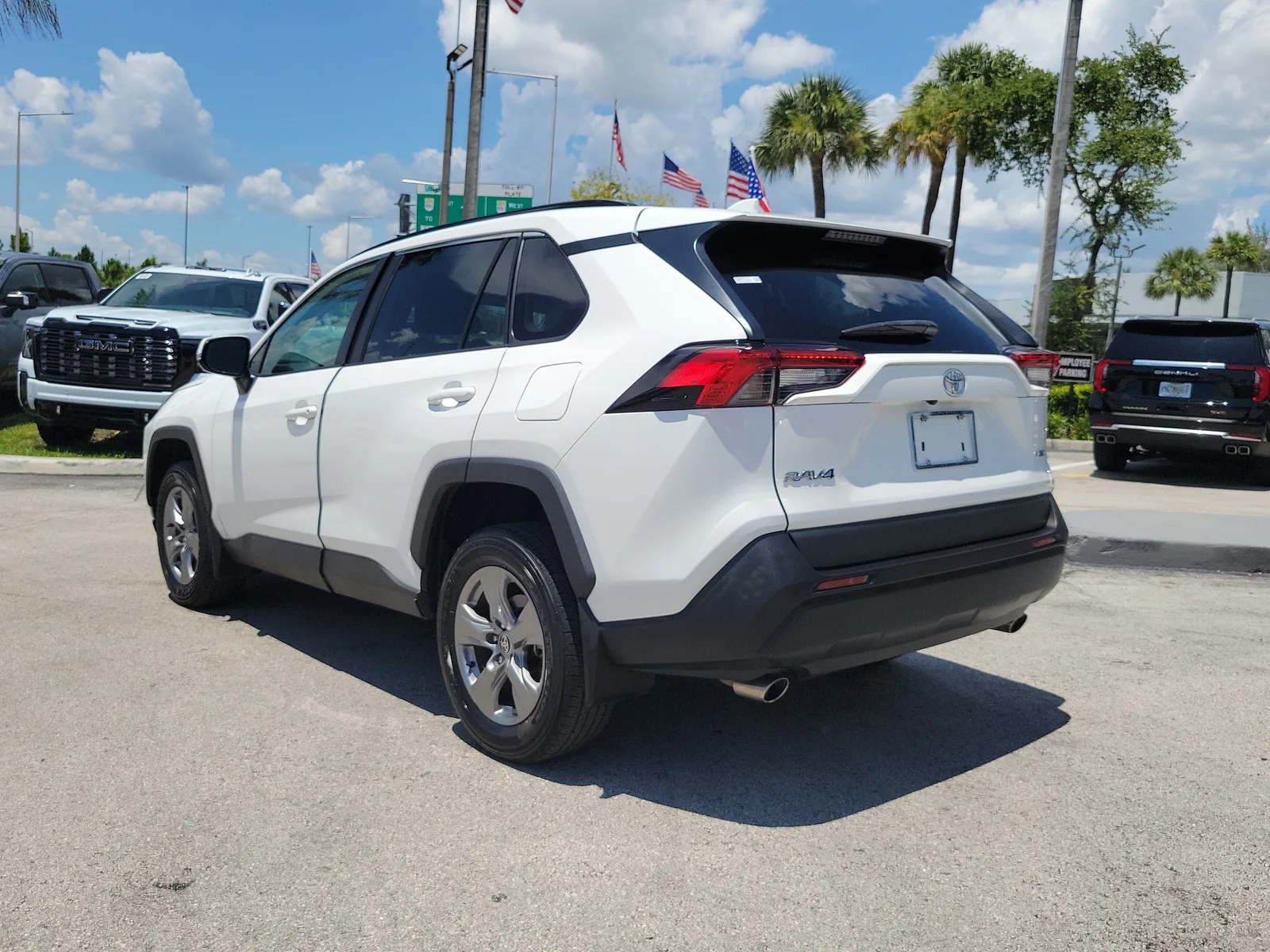 2024 Toyota RAV4 XLE photo 7