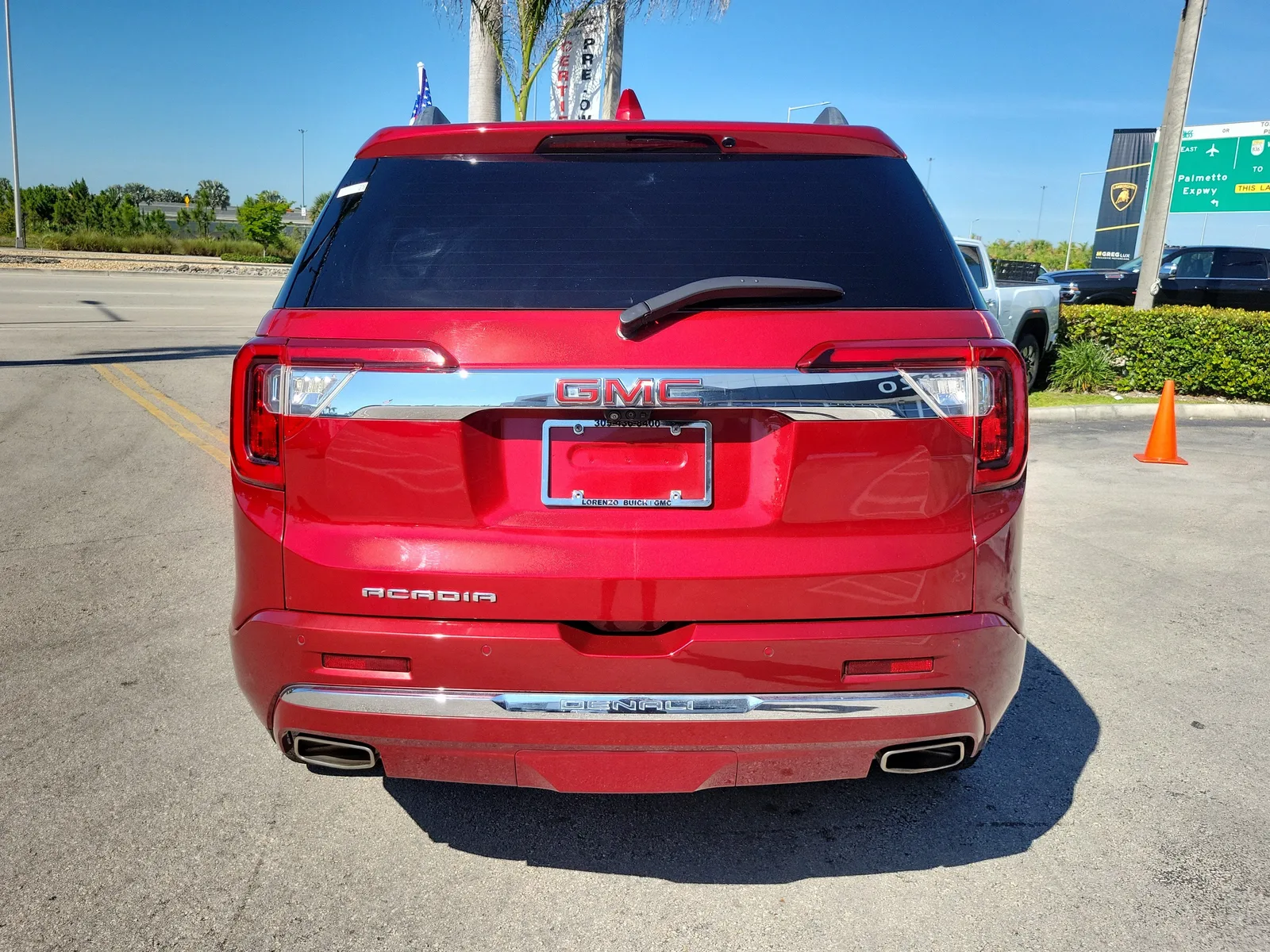 2022 GMC Acadia Denali photo 6