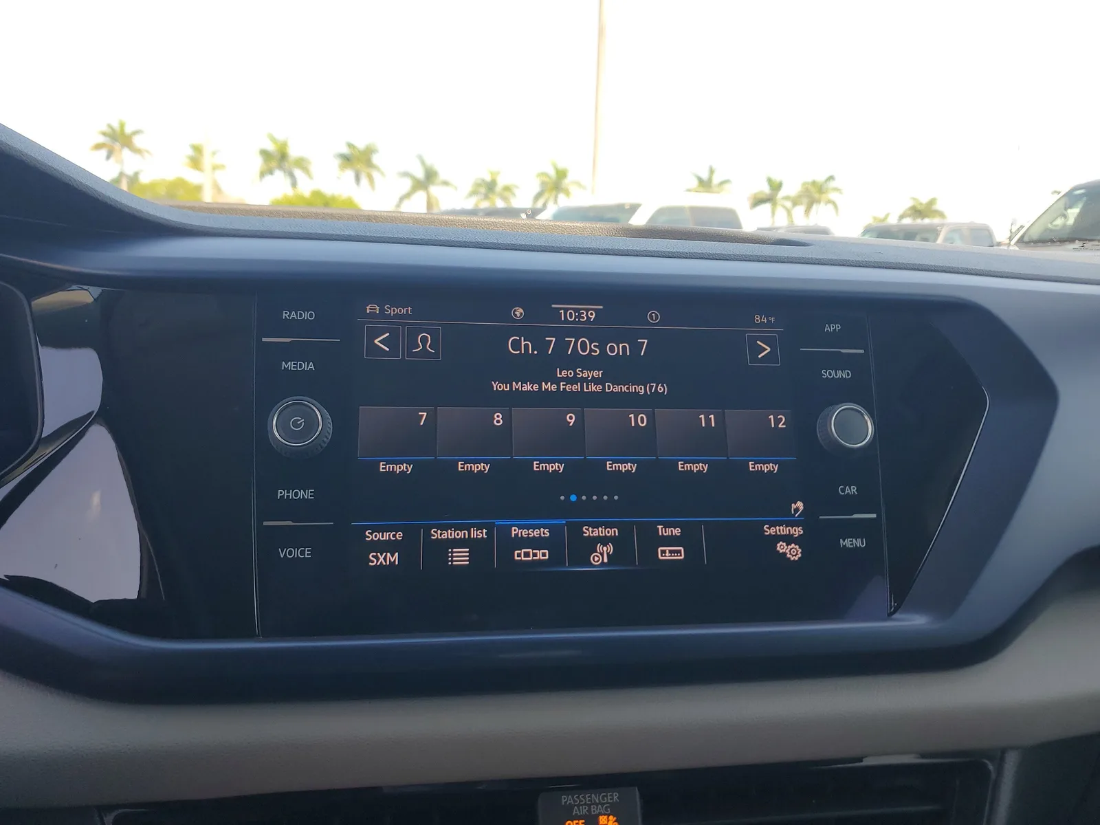 2022 Volkswagen Taos SE photo 23