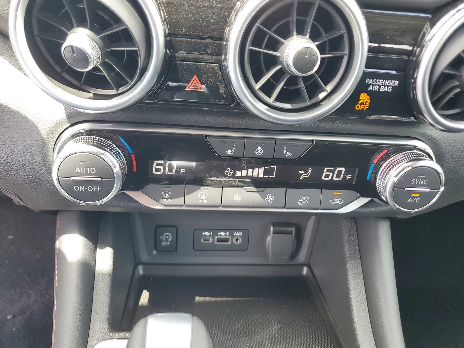 2025 Nissan Sentra SR photo 13