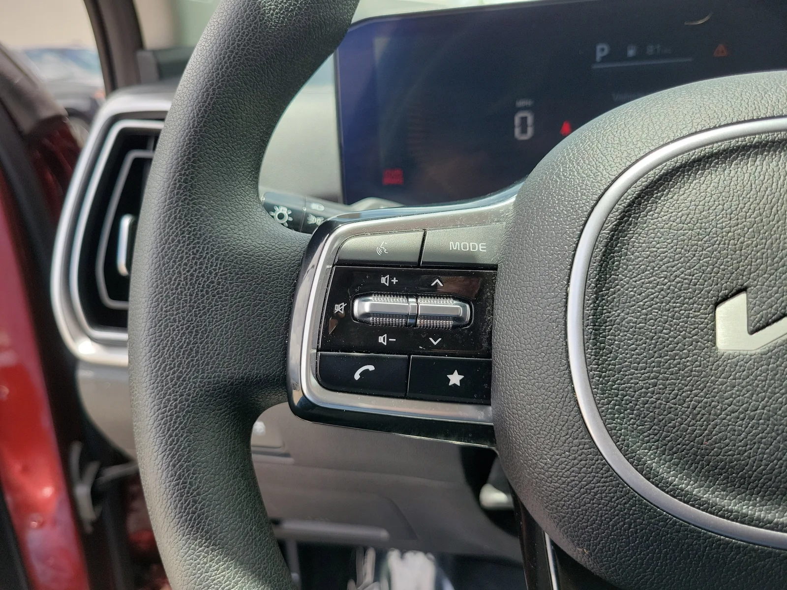 2024 Kia Sorento LX photo 26