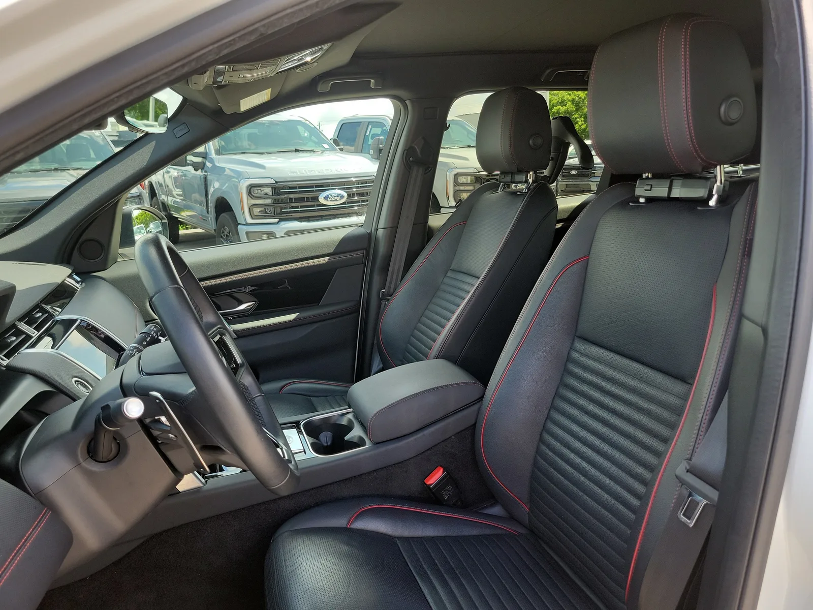 2023 Land Rover Discovery Sport S R-Dynamic photo 12