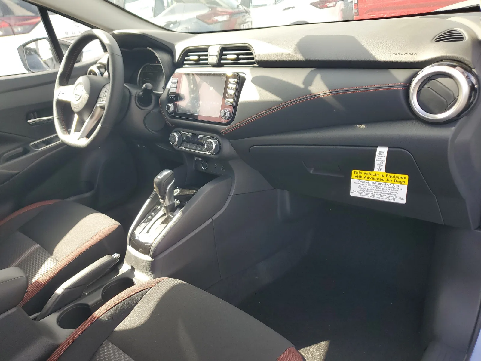 2025 Nissan Versa SR photo 14